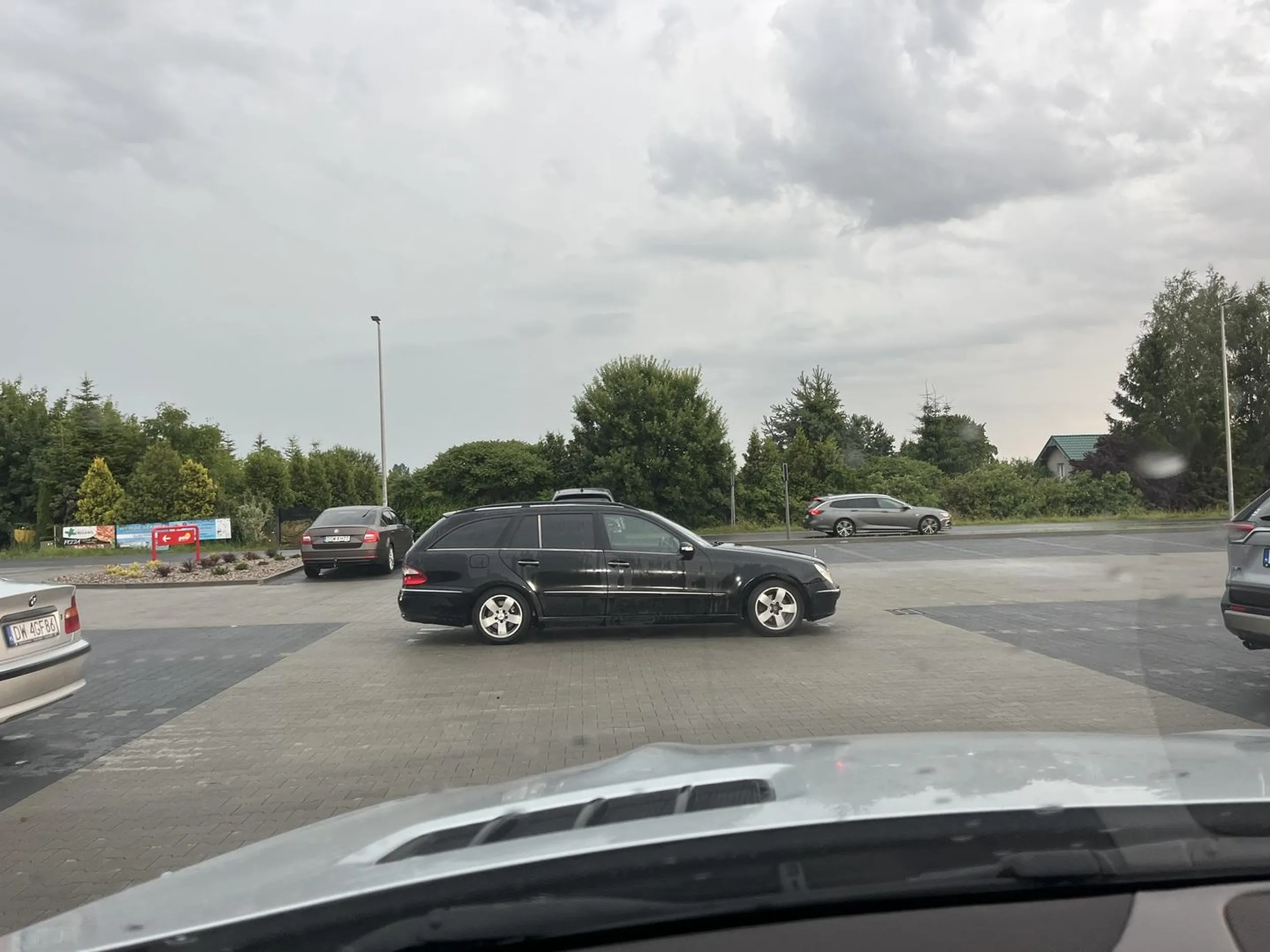 dawno nie widzialem tak ladnego parkowania