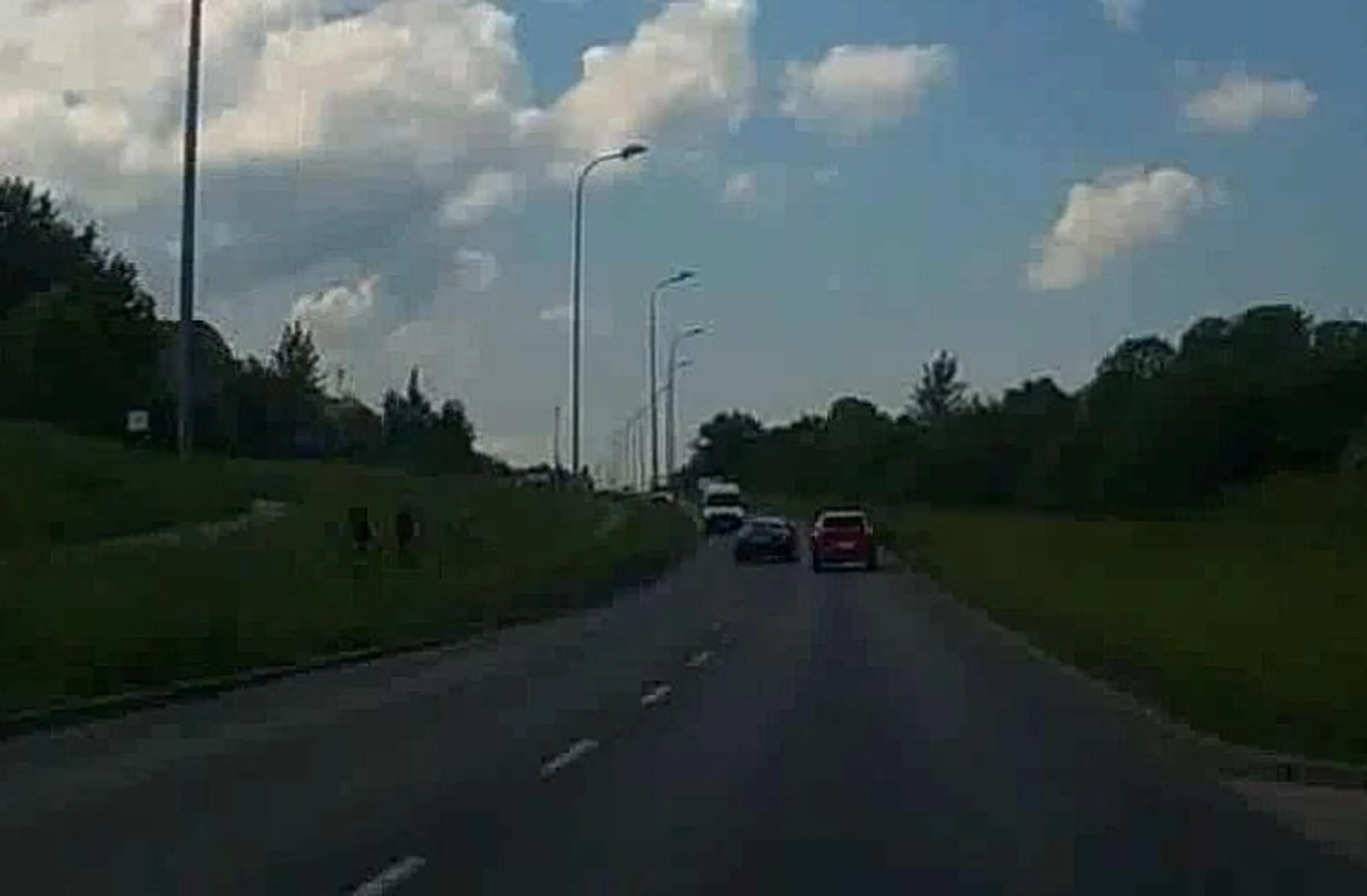 Co z tego, że jeździsz V-6 stką jak jeździć nie umiesz i paradujesz na czołówkę z blaszakiem piracie xxxxny. Piratować też trzeba umieć........ //tablica-rejestracyjna.pl/images/photos/20241021064349.jpg