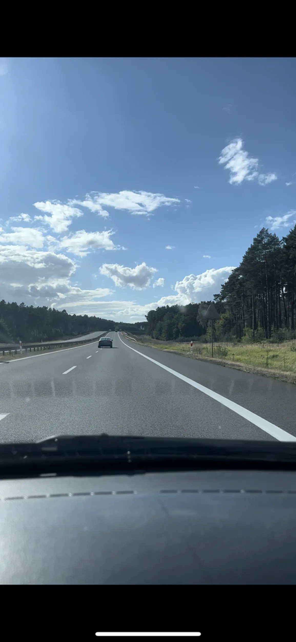 Jeździ po ekspresówce jak pijany, środkiem dwoma pasami- i to nie raz niechcący a dłużej