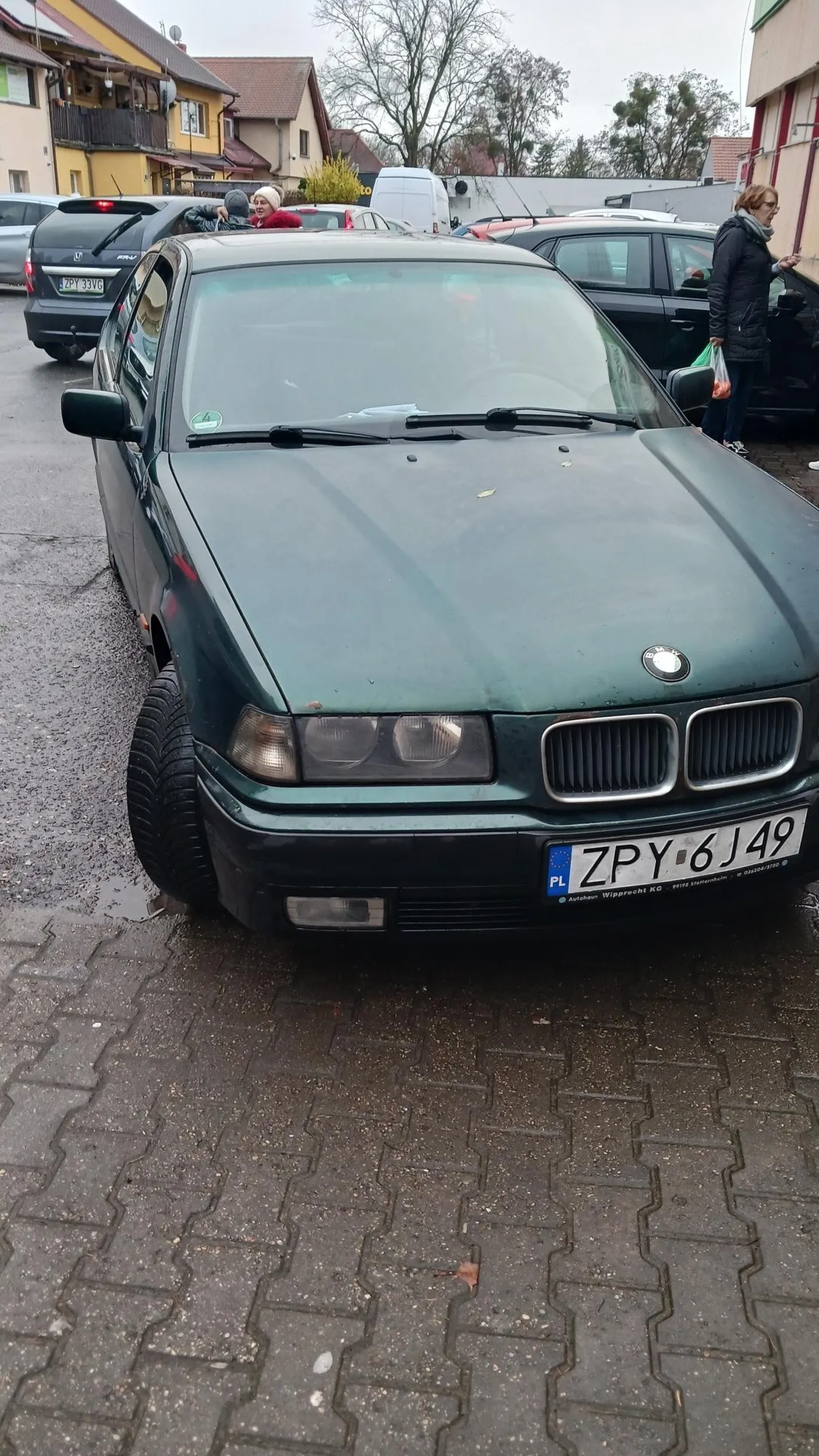 Szkoda buraku że do sklepu nie wjechałeś tym trupem