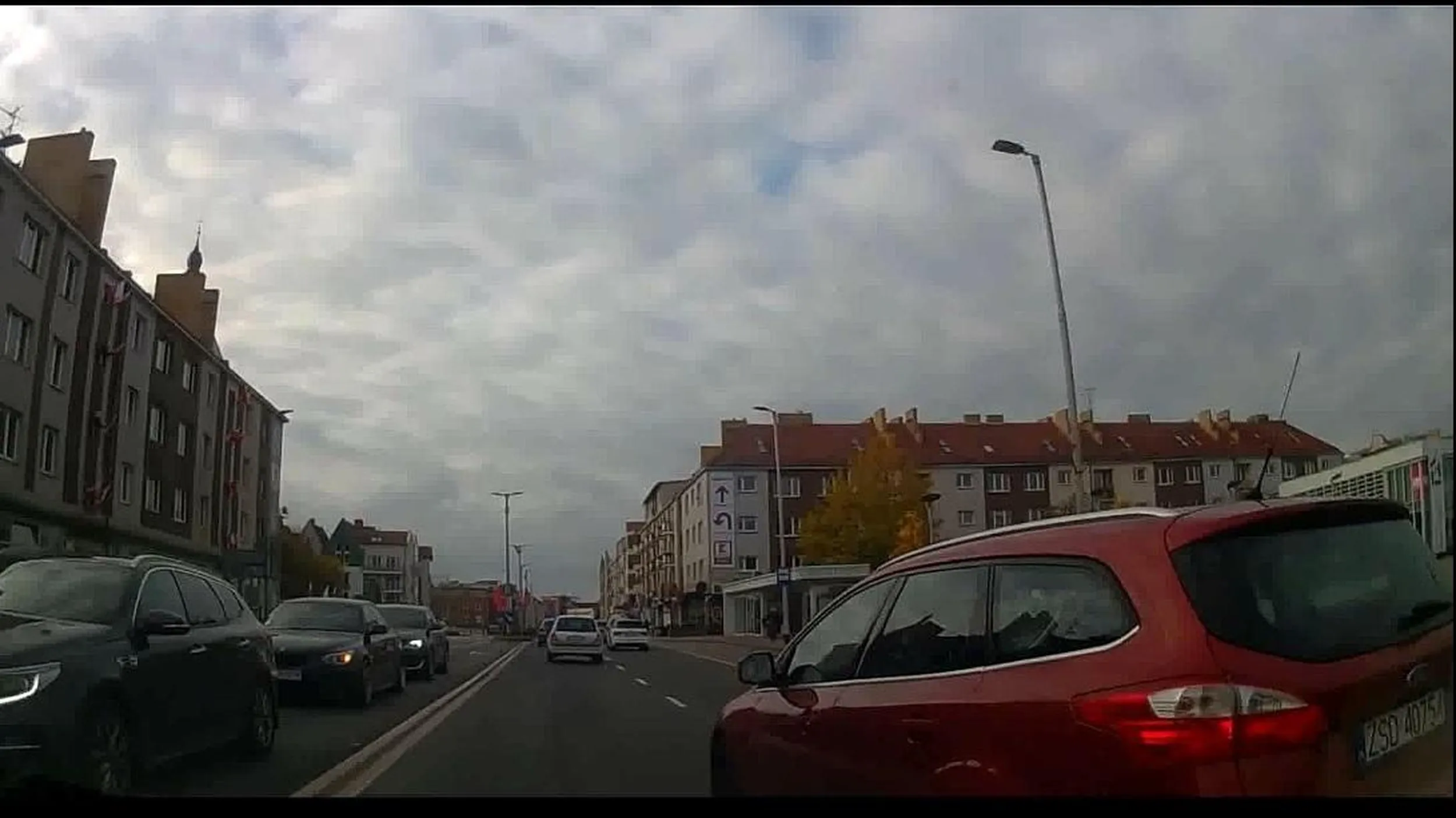 Oj Jasiu jak Ty jeździsz :))) Nawet na trąbienie nie reagujesz w sekundę tylko po 5 sekundach.... //tablica-rejestracyjna.pl/images/photos/20240719080514.jpg