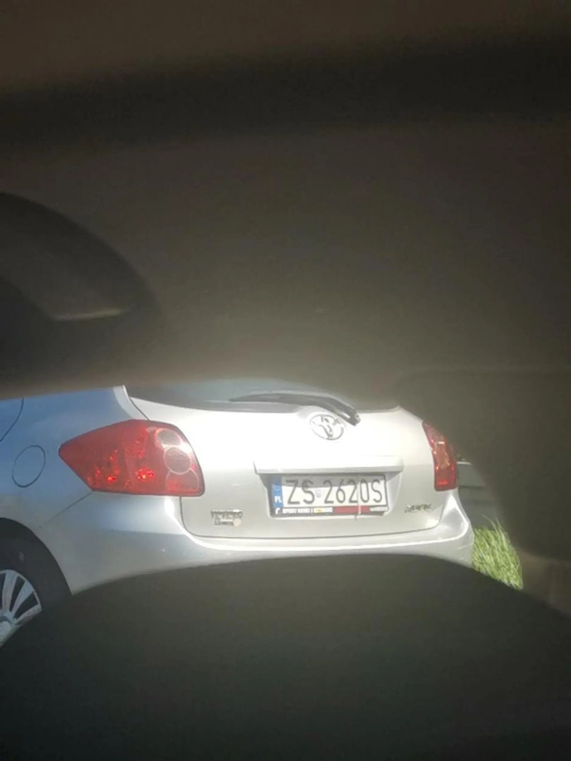 Bardzo mądry dziadek myśli że jest ponad prawem i jedzie tunelem życia