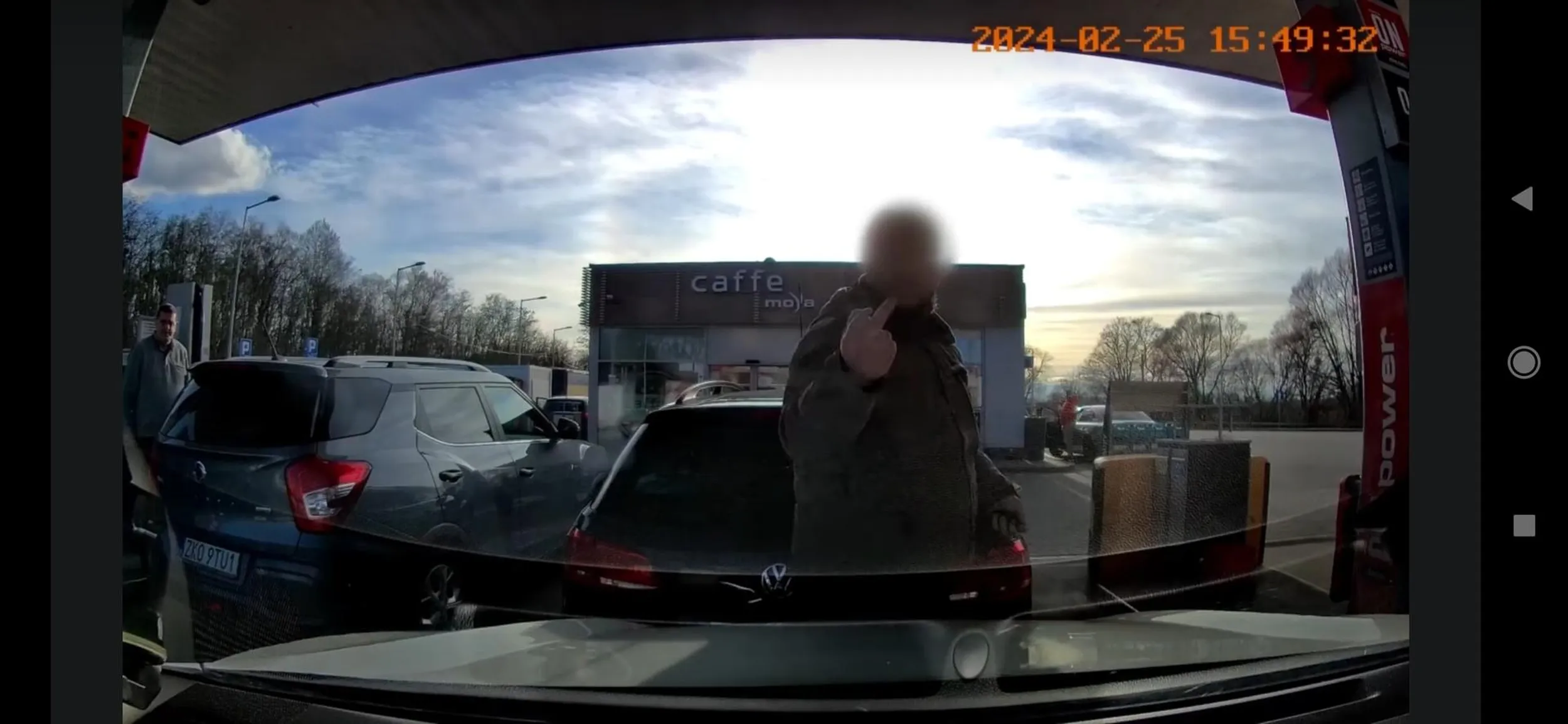 Szeryf stacji paliwowej. Poza kolejnoscia.