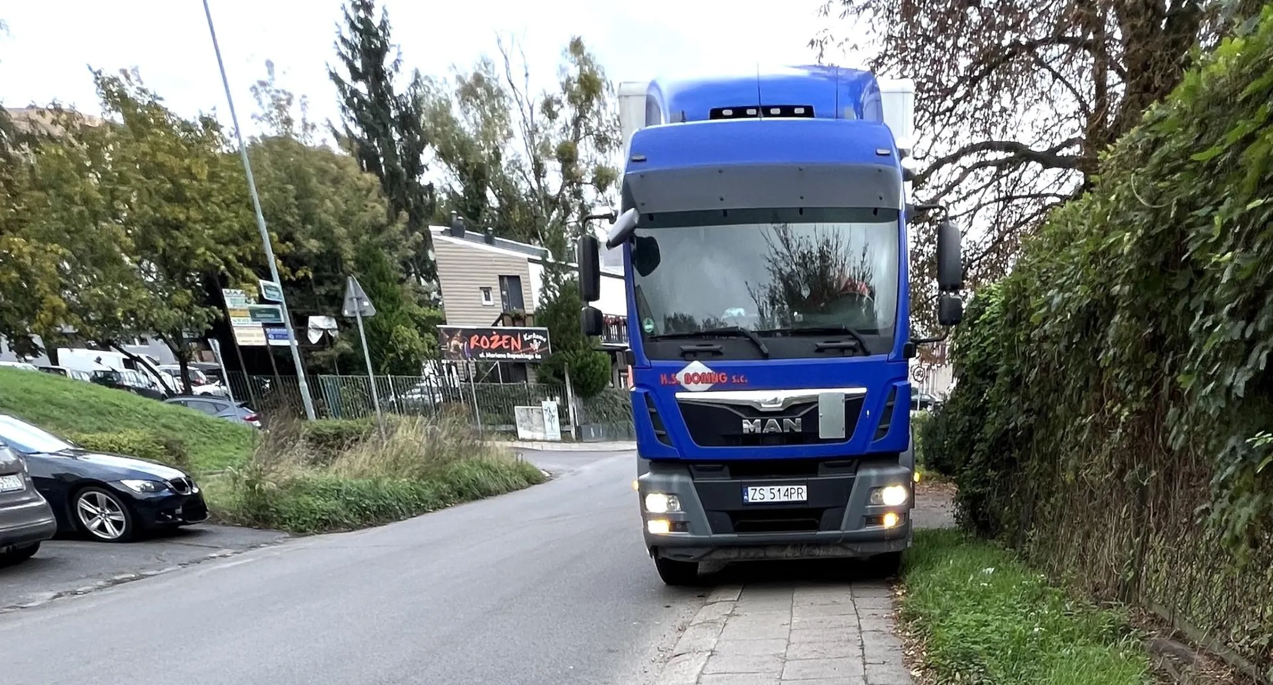 Nie przejdziesz bo ja tu parkuję!