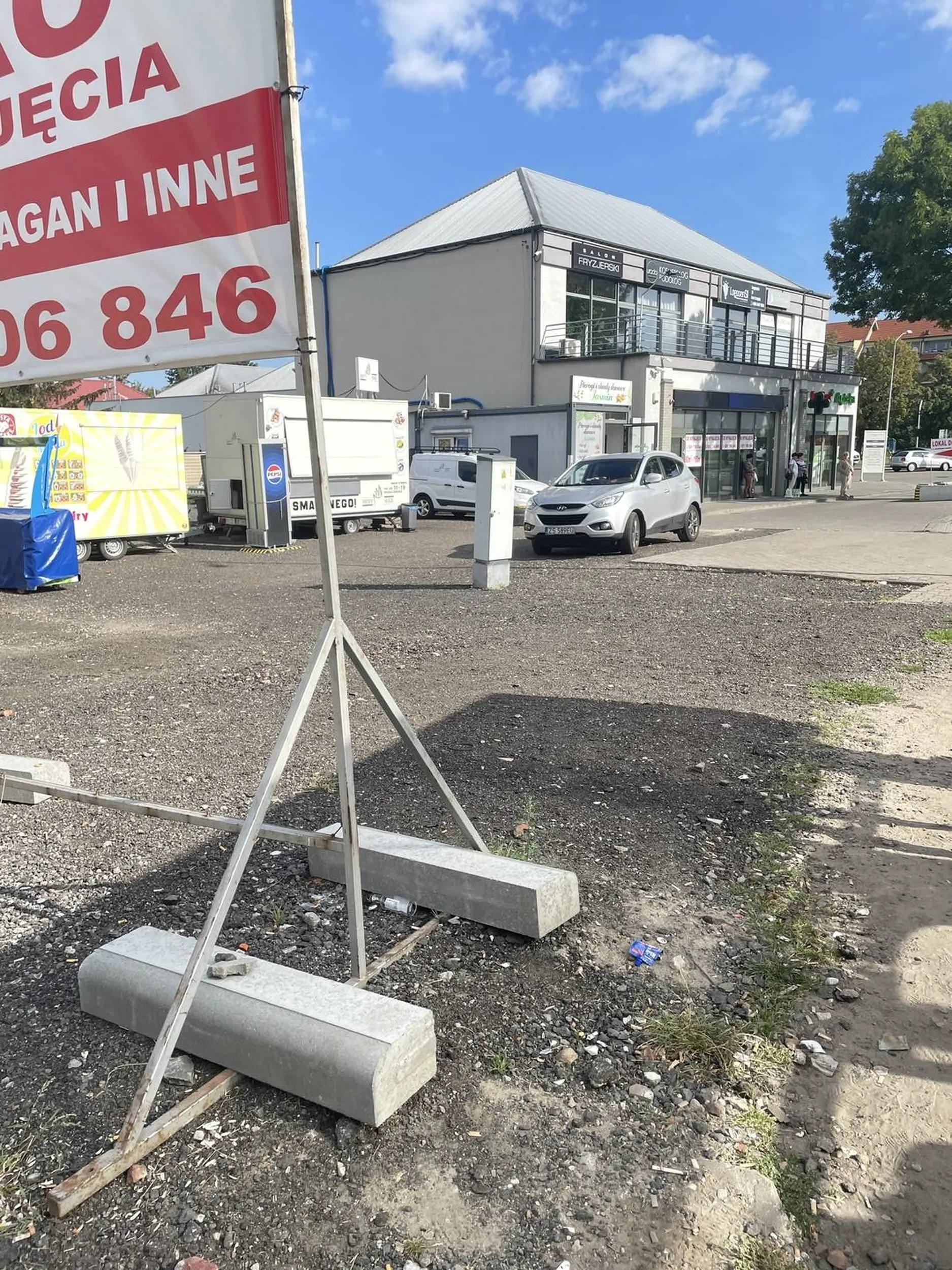 Pan z telefonem przy uchu przekracza podwójną ciągłą na Batalionów Chłopskich, jedzie pod prąd i jeszcze ma sapy, że ktoś zwrócił mu uwagę. Buc za kierownicą