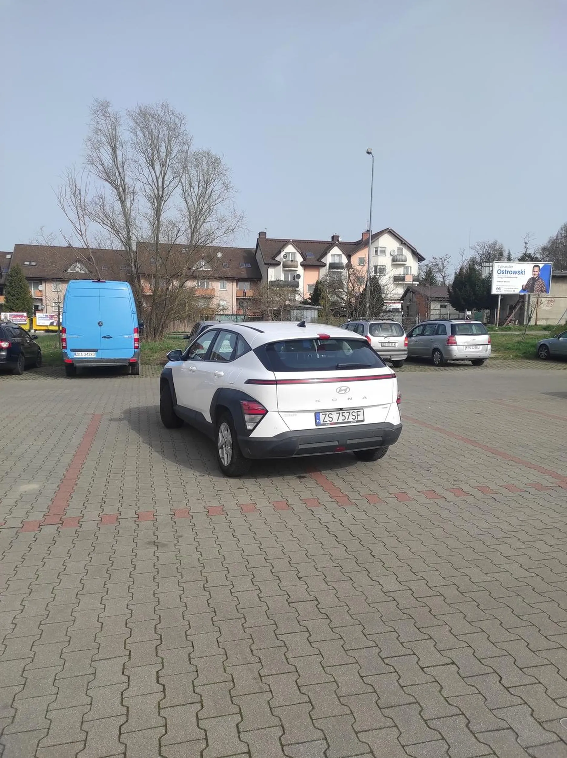 Problem w zmieszczeniem się w liniach, prawdopodobnie też problem ze wzrokiem.