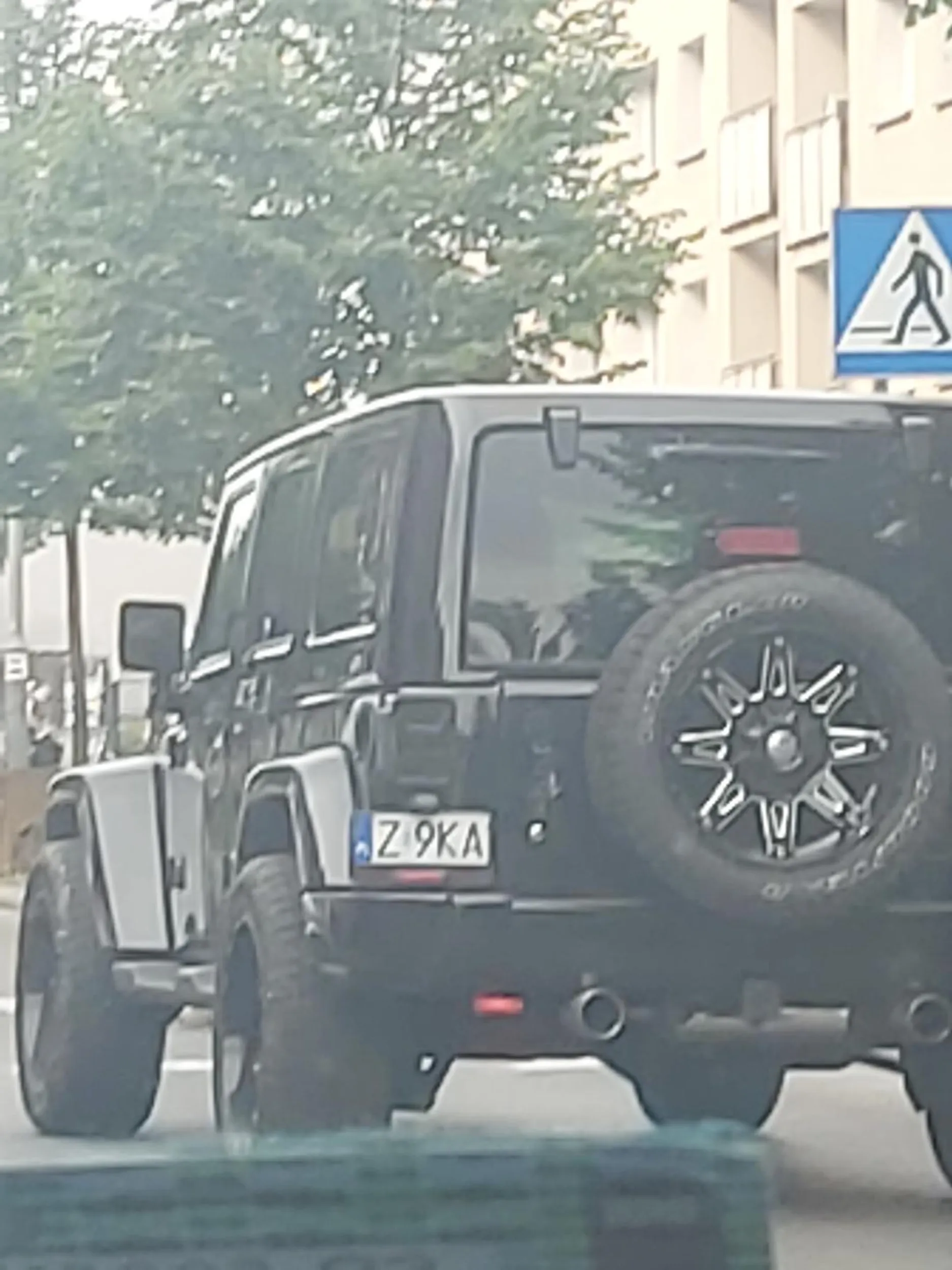 Fajne auto, brzmi super Pozdro do kierowcy