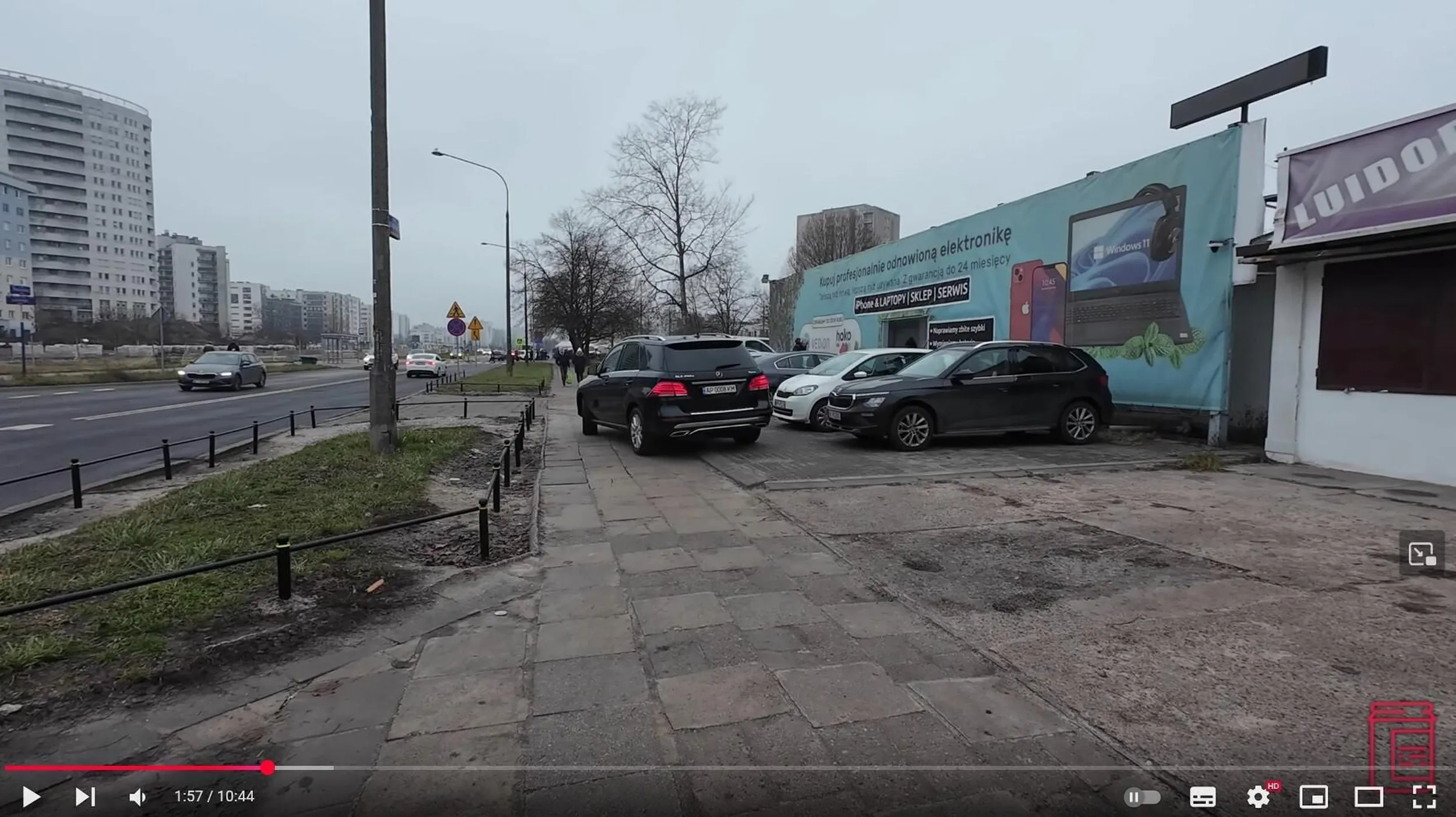 Jazda wzdłuż chodnika