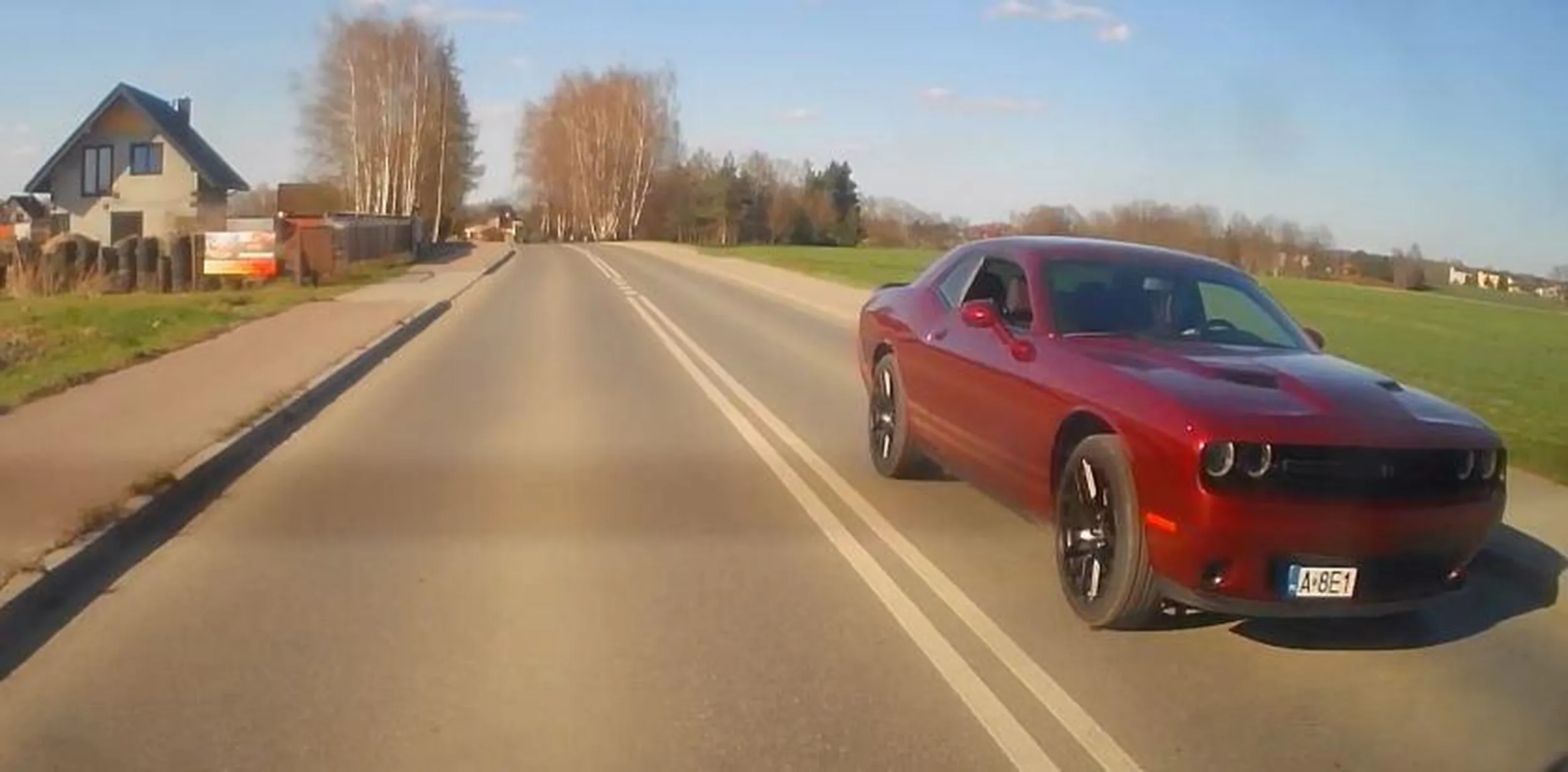 rozumiem nadmiar kucy pod maską ale linie liniami