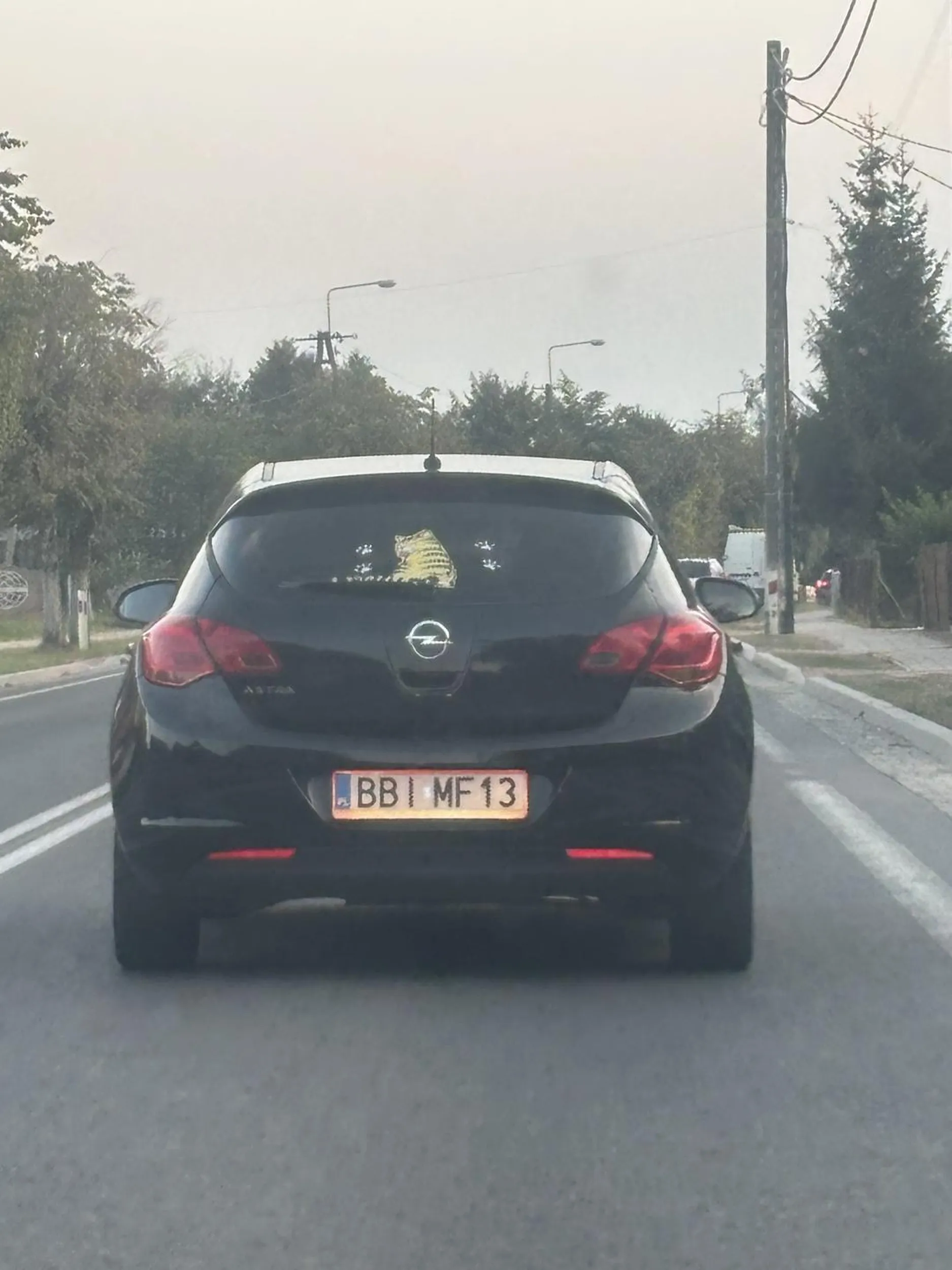 Ciągnij kichę kondoniaro, ciągnie się 30km/h, a kiedy wyprzedzałem dodawała gazu. Je*ana blondyna wygrała prawko w chipsach