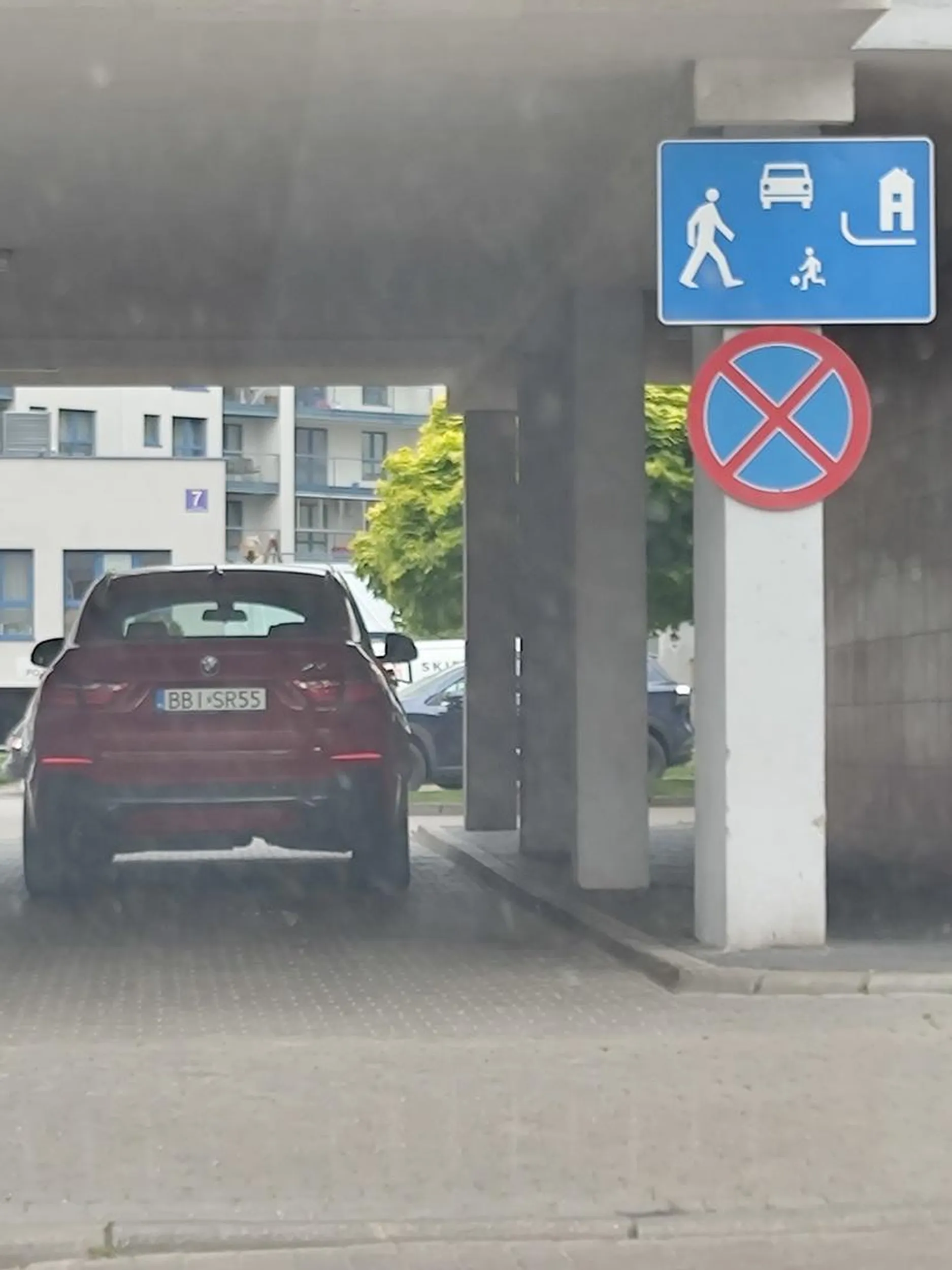 Zachecam zapoznanie sie z kodeksem ruchu drogowego