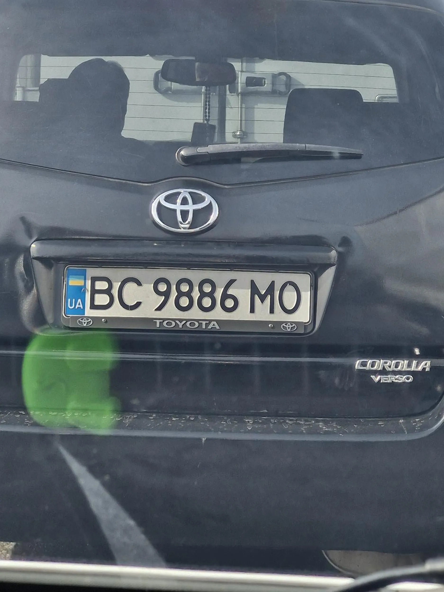 Jezdzi jak ciota,  wymusza pierwszeństwo