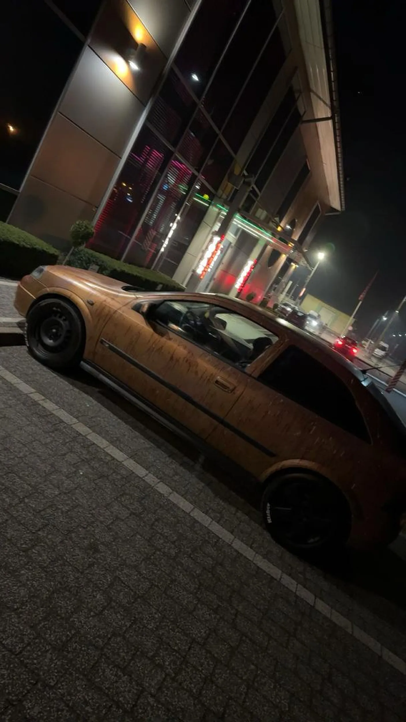 Bardzo ładny i szybki samochód