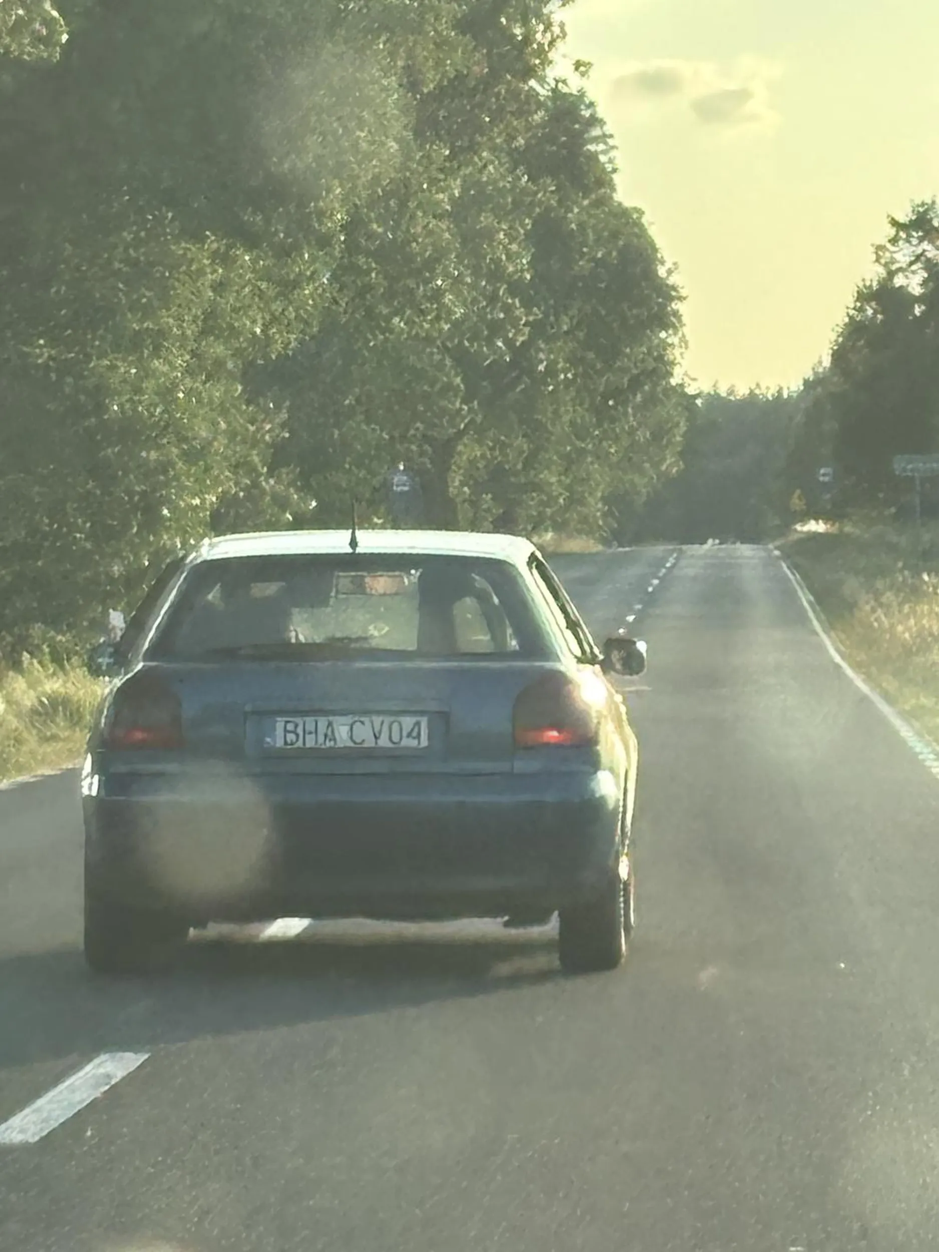 jeździ jak zjeb na dwóch pasach