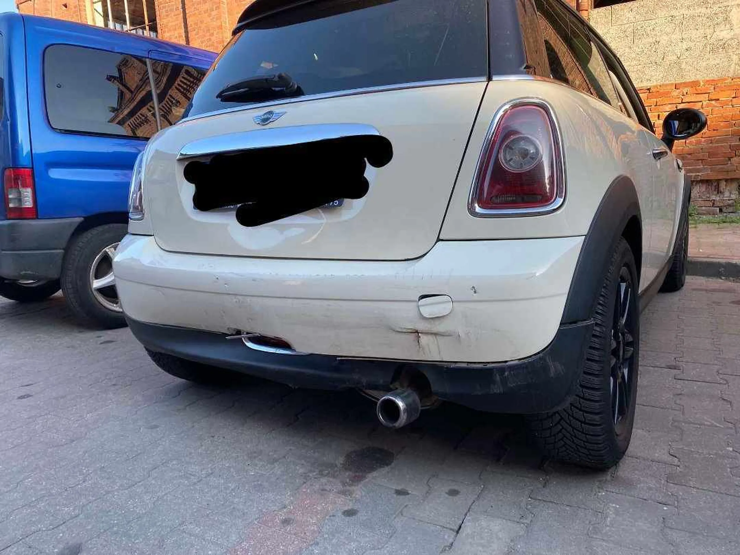 Wjechał mi na światłach w tył auta i uciekł z miejsca zdarzenia sprawa zostaje zgłoszona na Policję