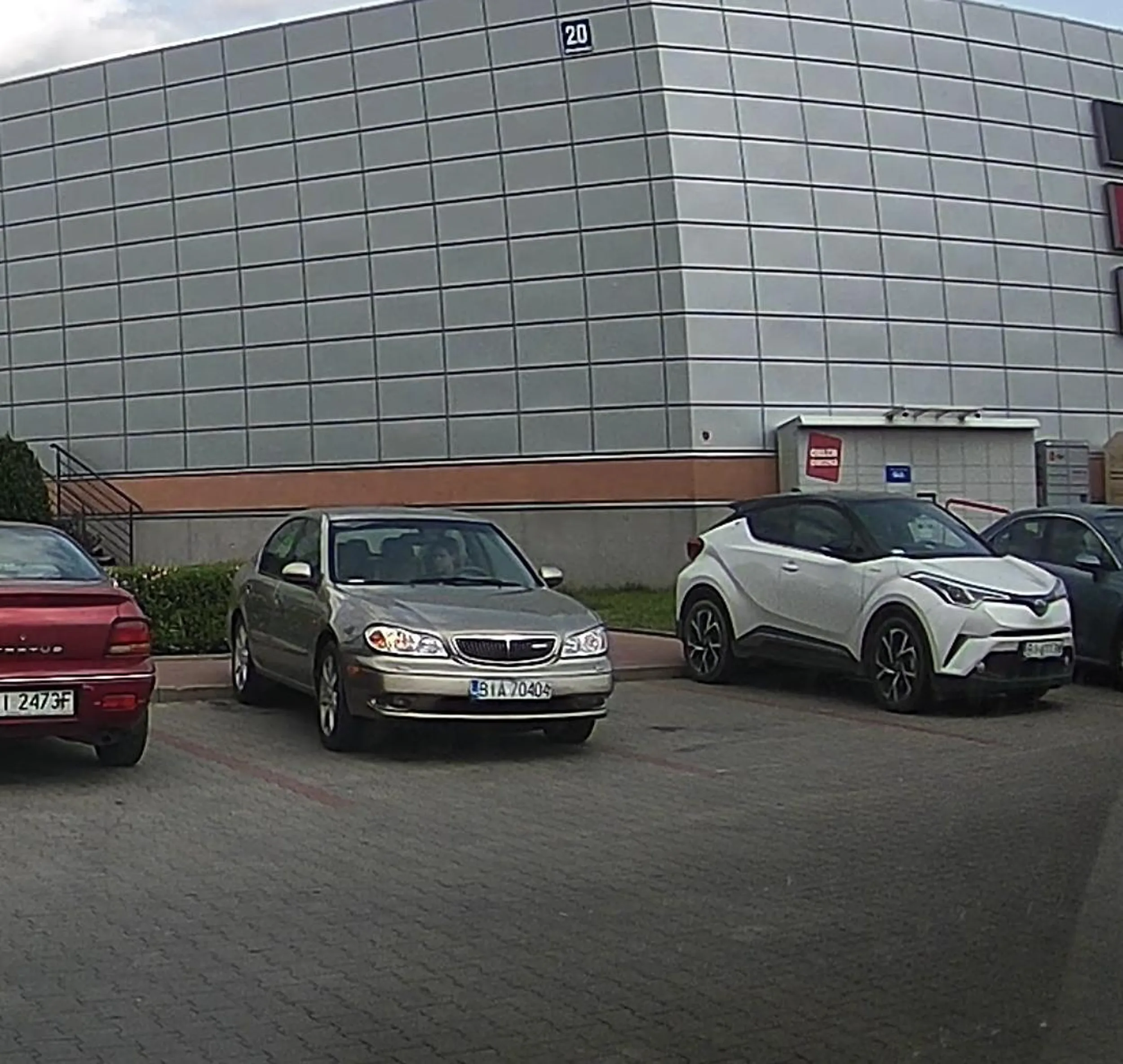 Naucz się parkować idiotko