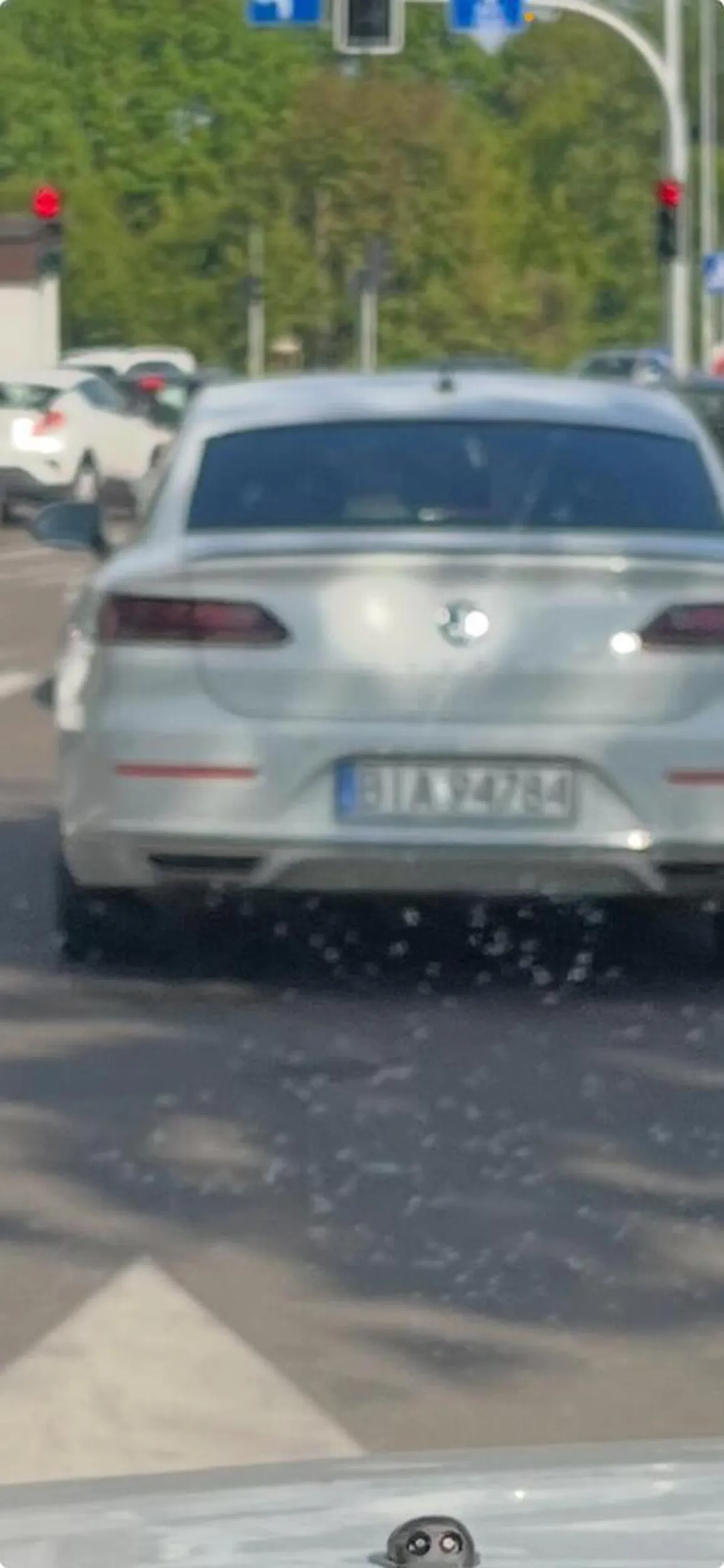 Bardzo agresywny pirat drogowy , Prawie na mnie najechał robiąc to specjalnie zajeżdżając drogę