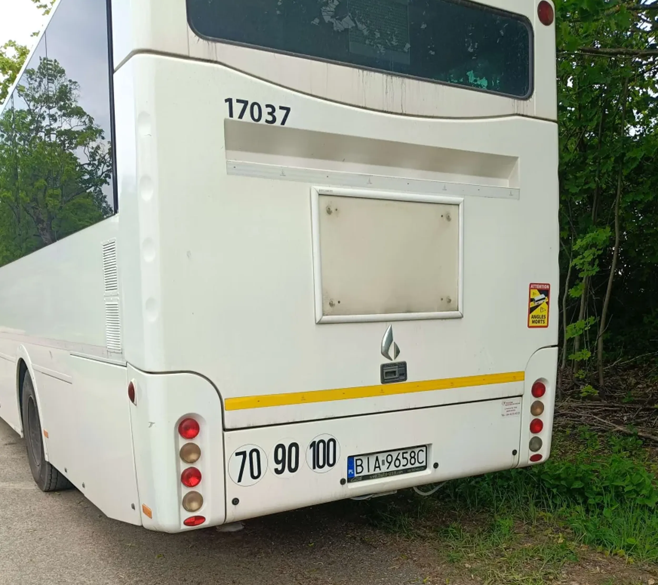Proszę zdjęcie jednego i drugiego autobusu. Trochę kultury panowie.