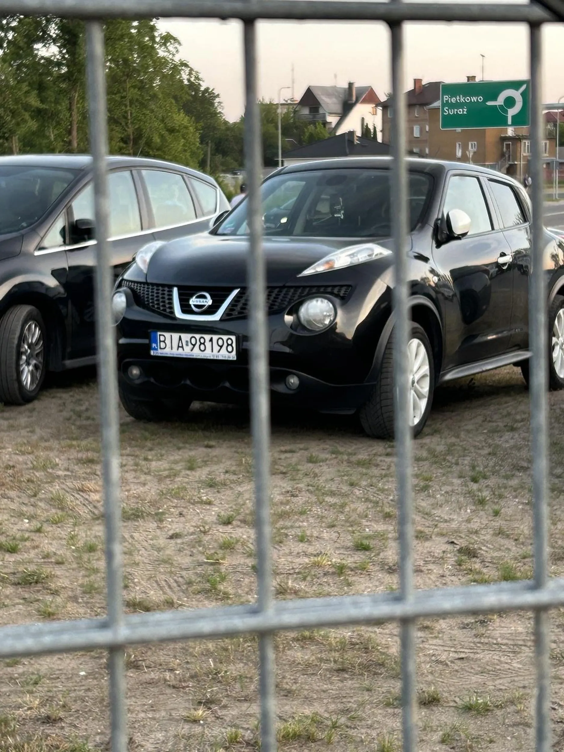 Bałwan parkuje na pasie zieleni naucz się tłumanie parkować