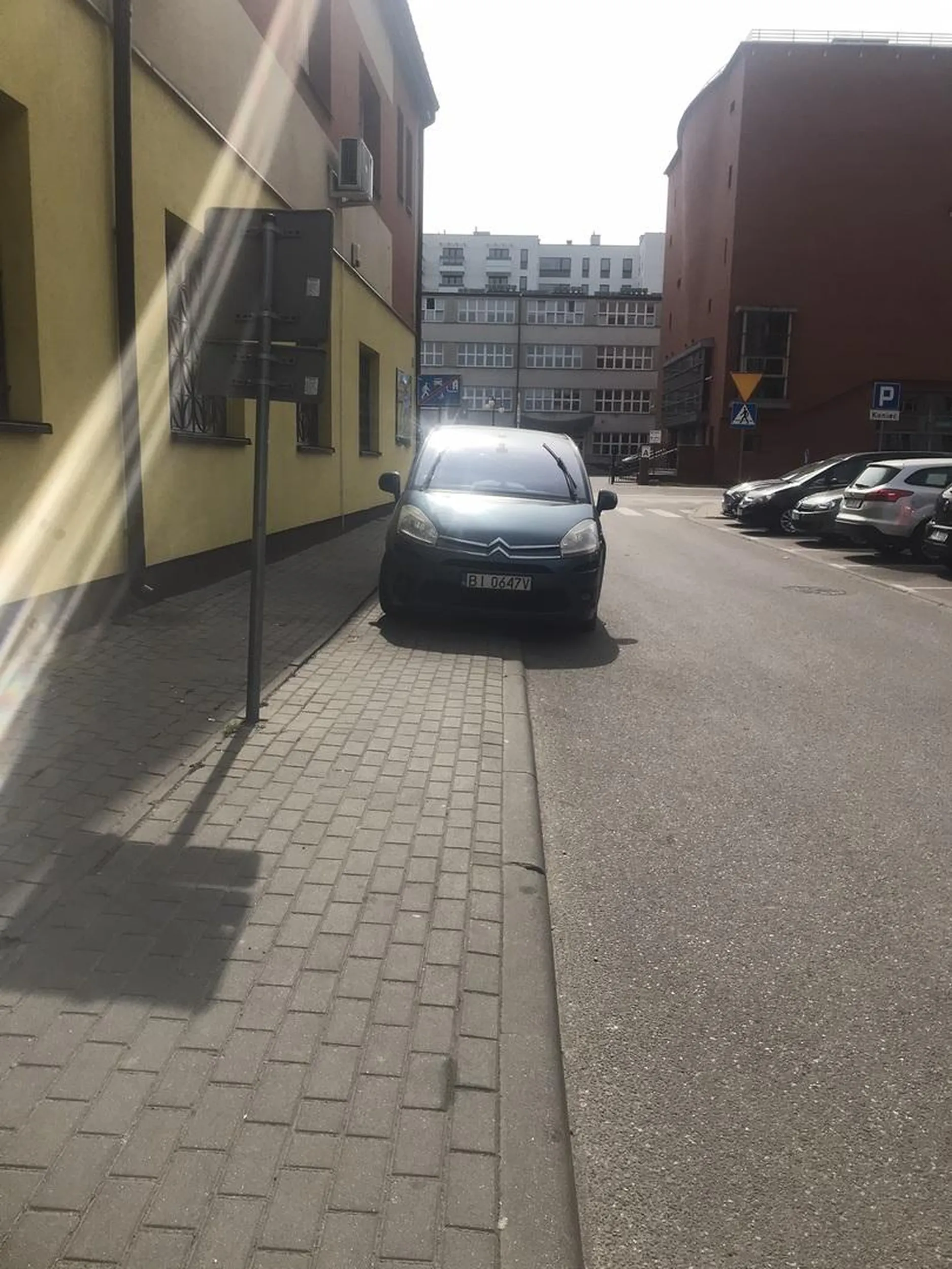 Zostawiasz człowieka który jest chory psichiczny a żeby cię zabili syna to może wtedy nauczysz