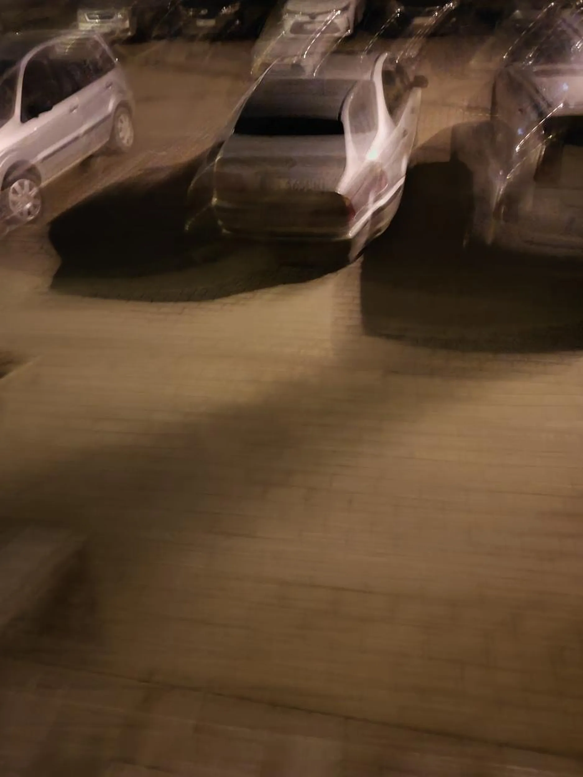 Parkowanie by BMW i mu nie wstyd