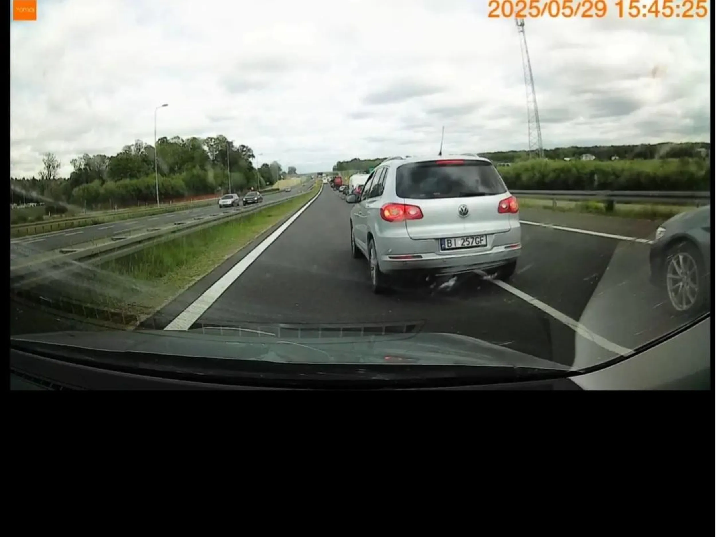 Czy trzeba komentować? Chyba nie, oby mandat szybko przyszedł