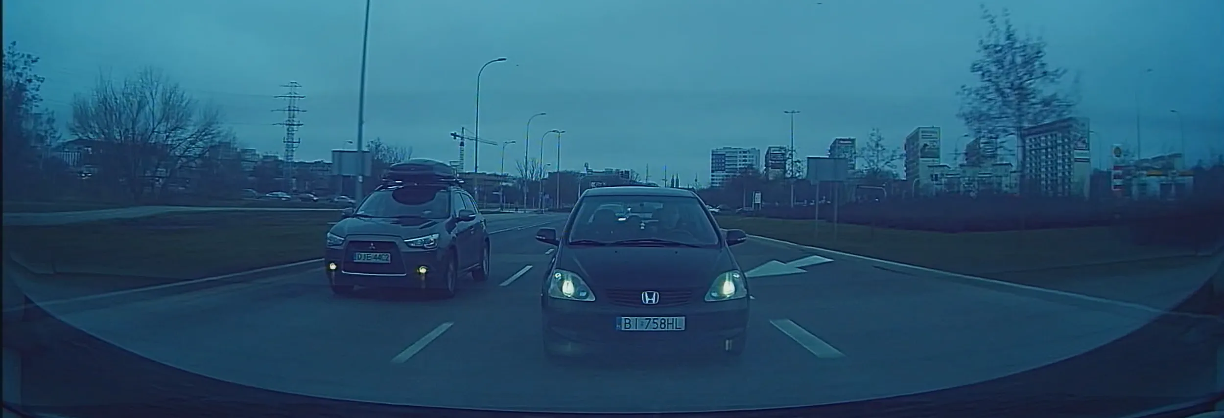 Notoryczny problem z trzymaniem odległości.