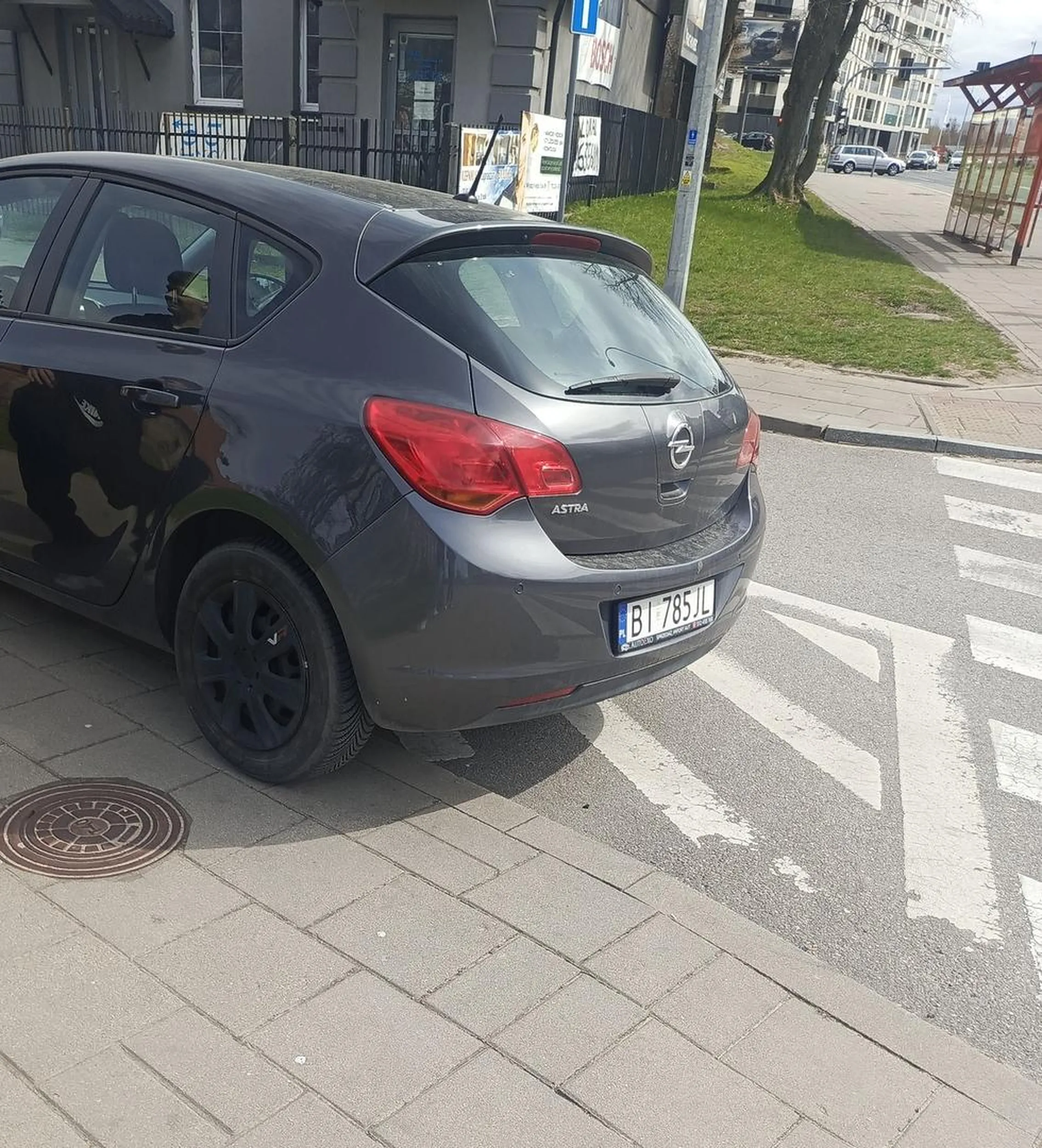 Koleżka to chyba prawo jazdy w konkursie na głupotę wygrał.