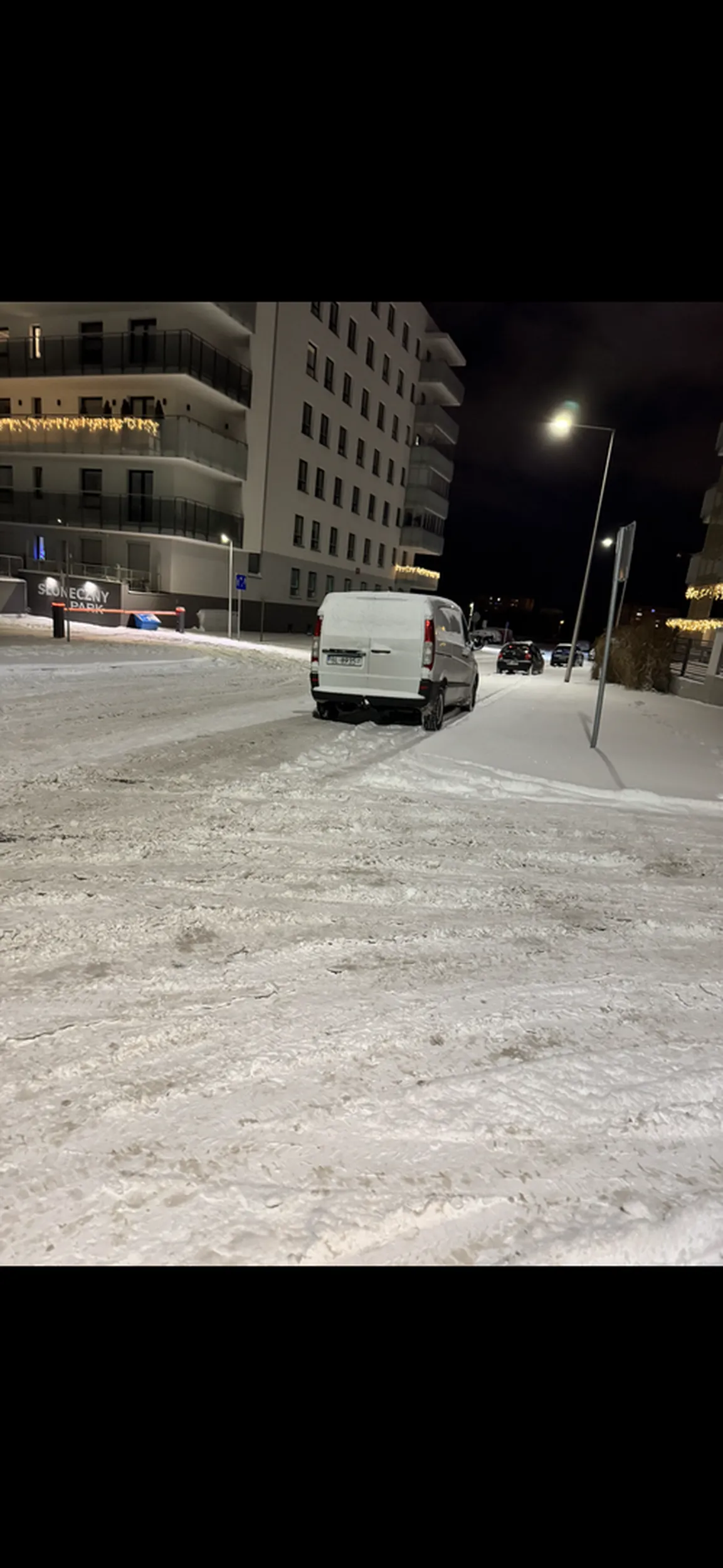 Nie wolno zatrzymywac się na zakazie zatrzymania!!!!!