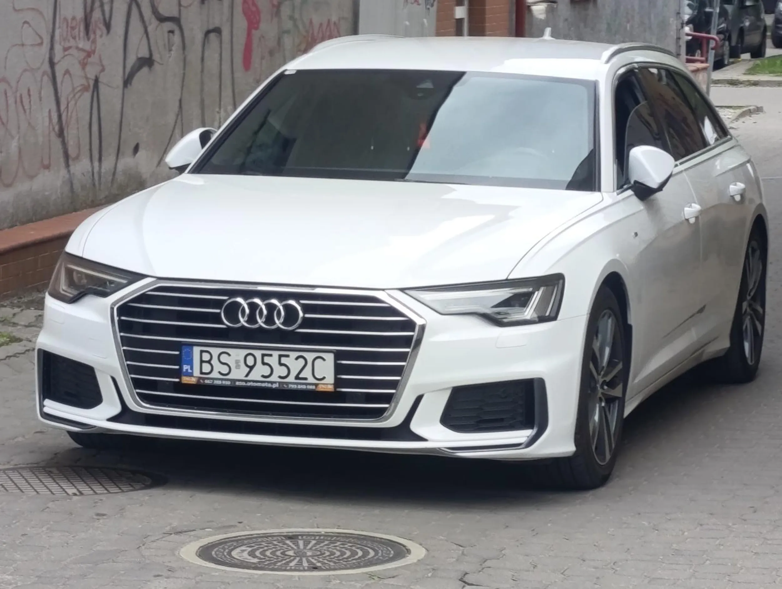 Uwaga. Bardzo agresywny kierowca. Grozi pobiciem.