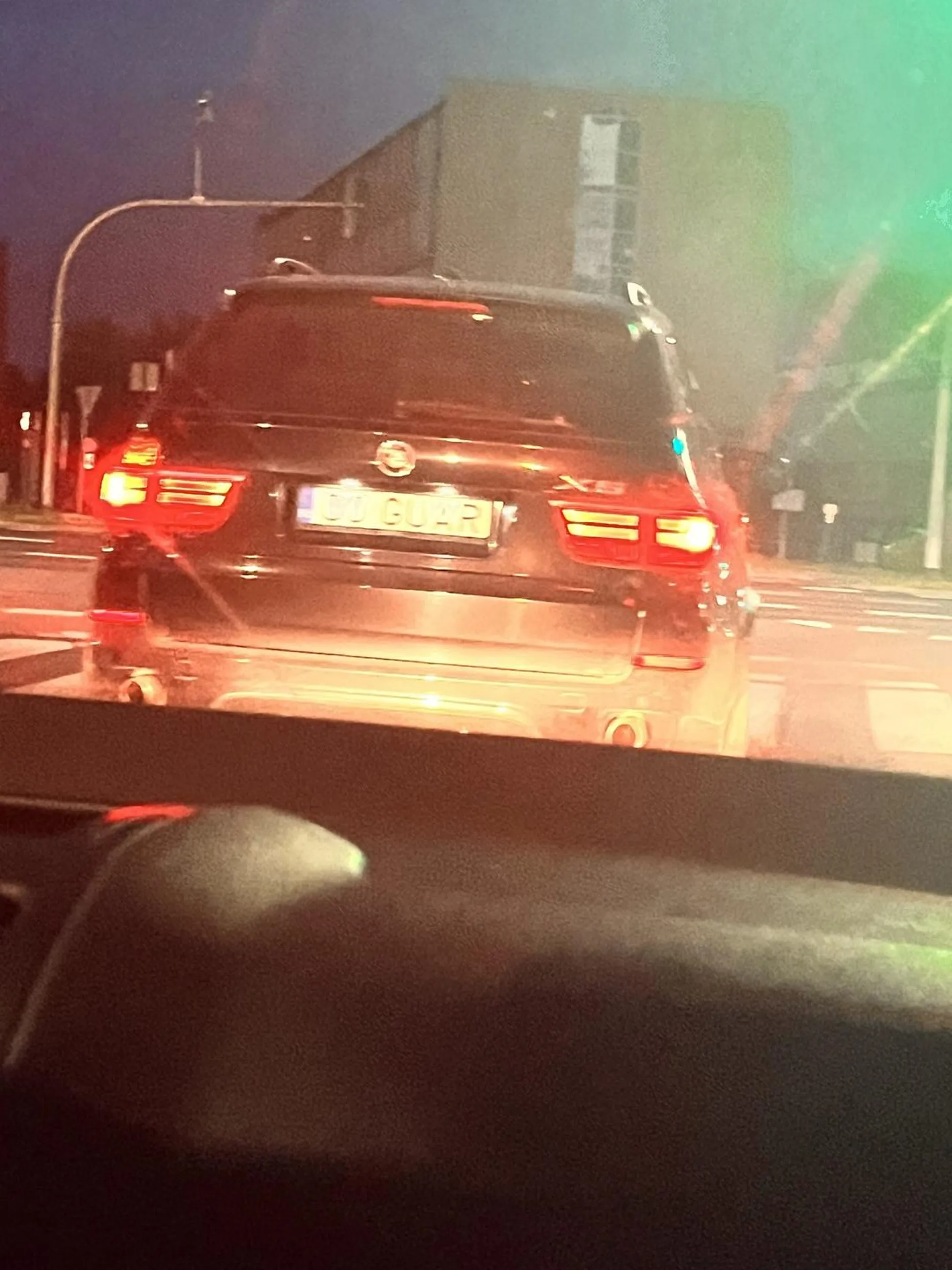 Błąd masz w tablicy mordo XD