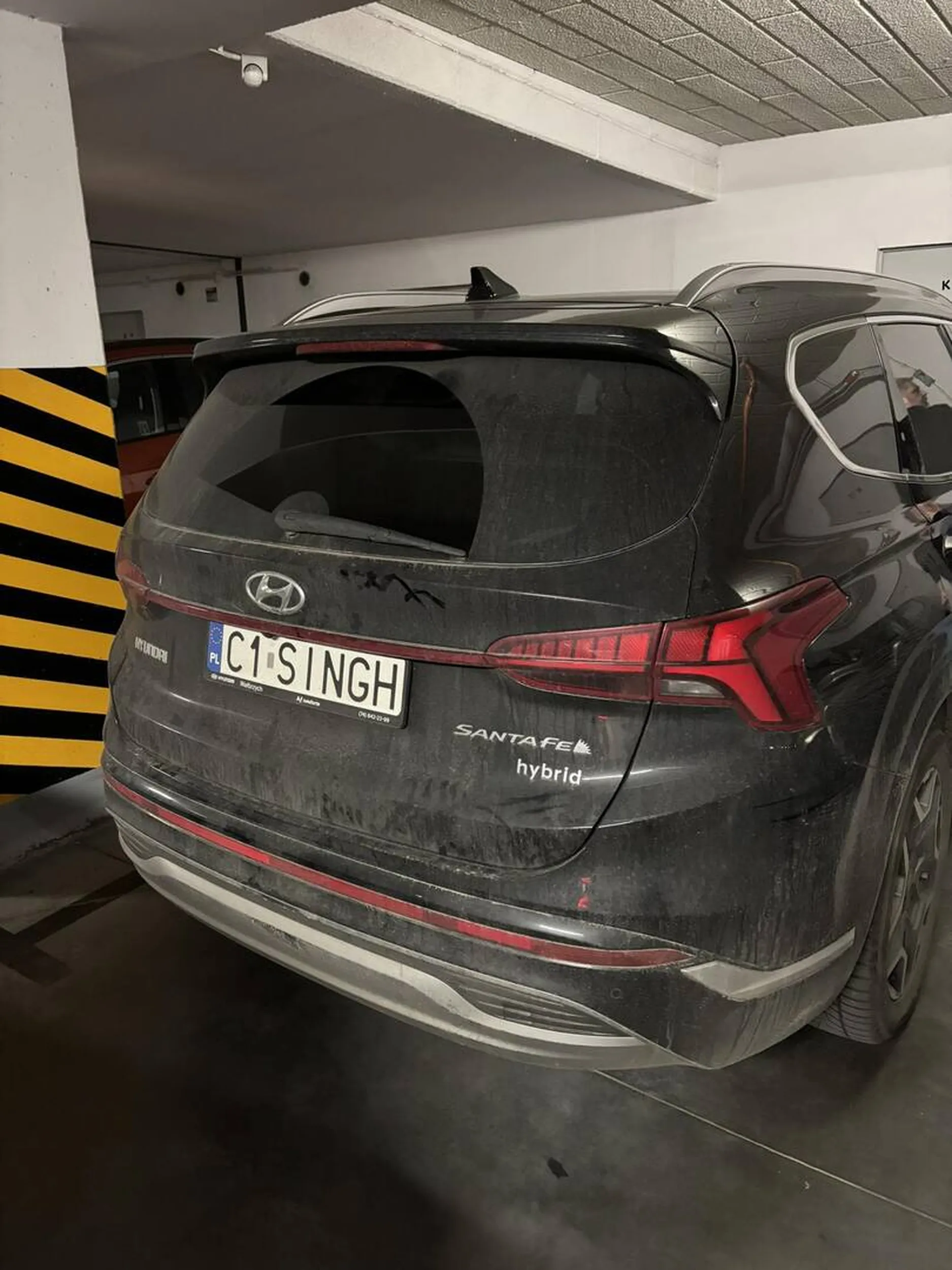 Parkuje na cudzych miejscach. Na samochód stać, na miejsce już nie.