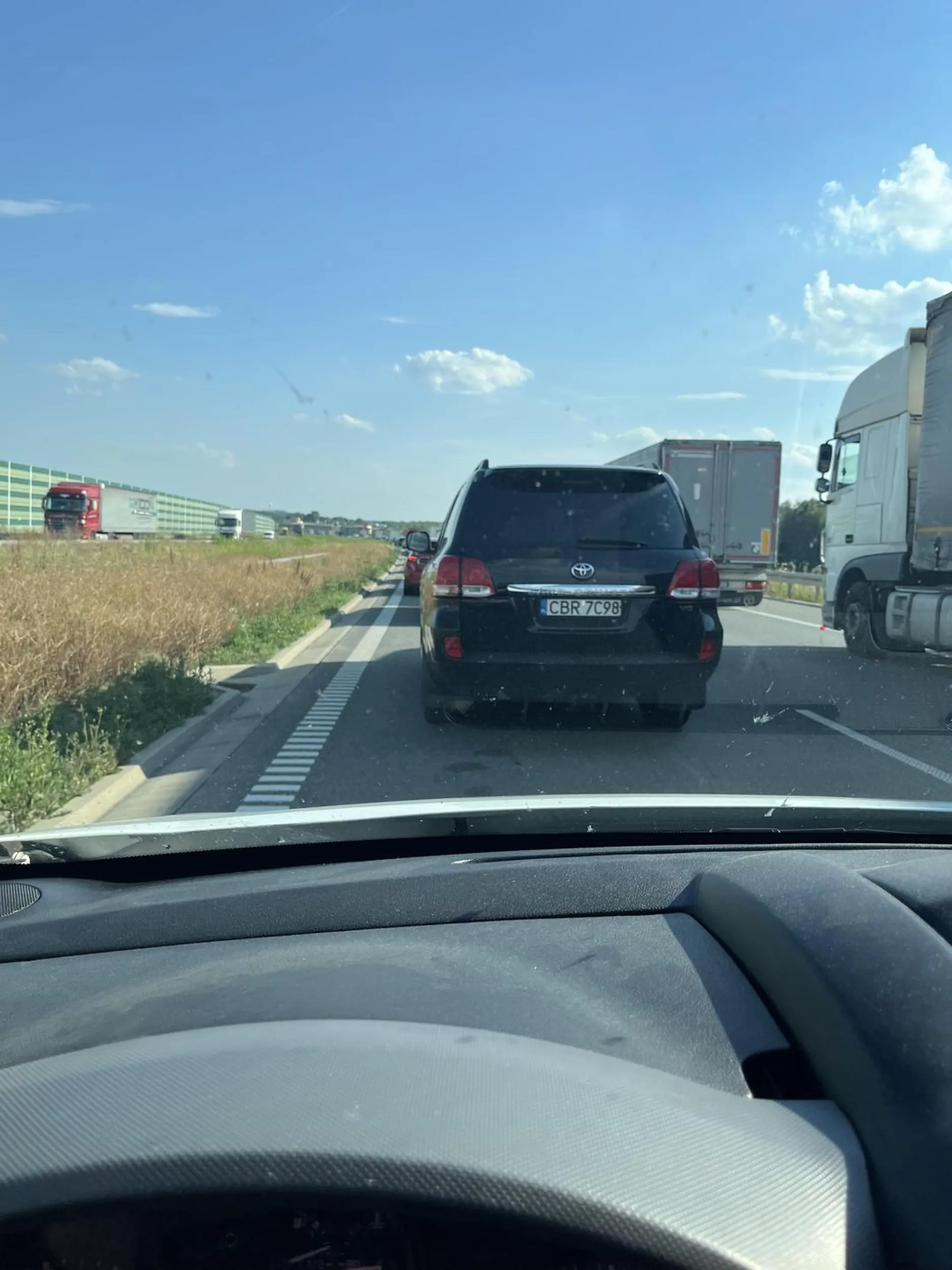 Burak ham i prostak. Nie pozdrawiam