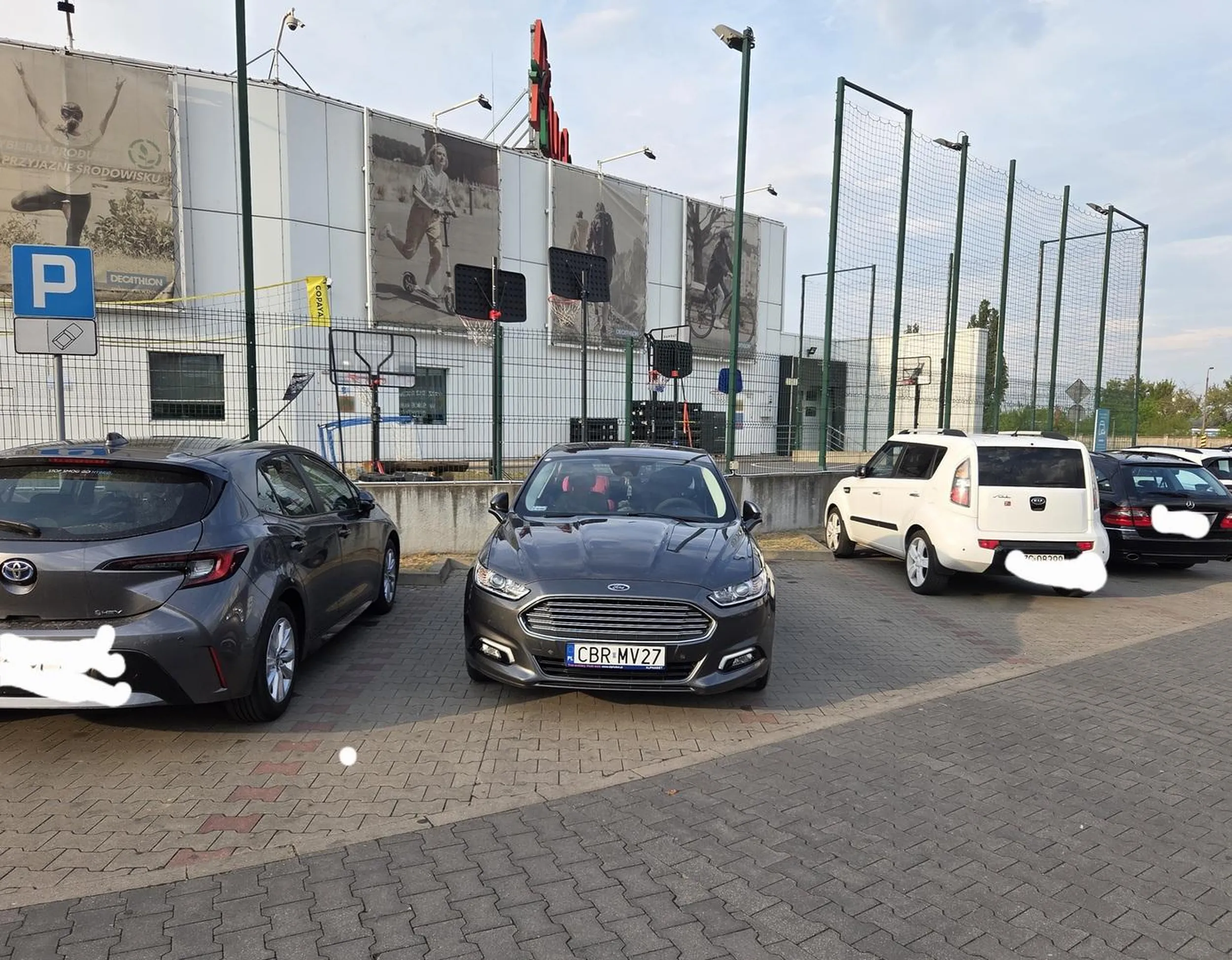 Pierwszy raz w mieście, pewnie dlatego parkować nie potrafi.