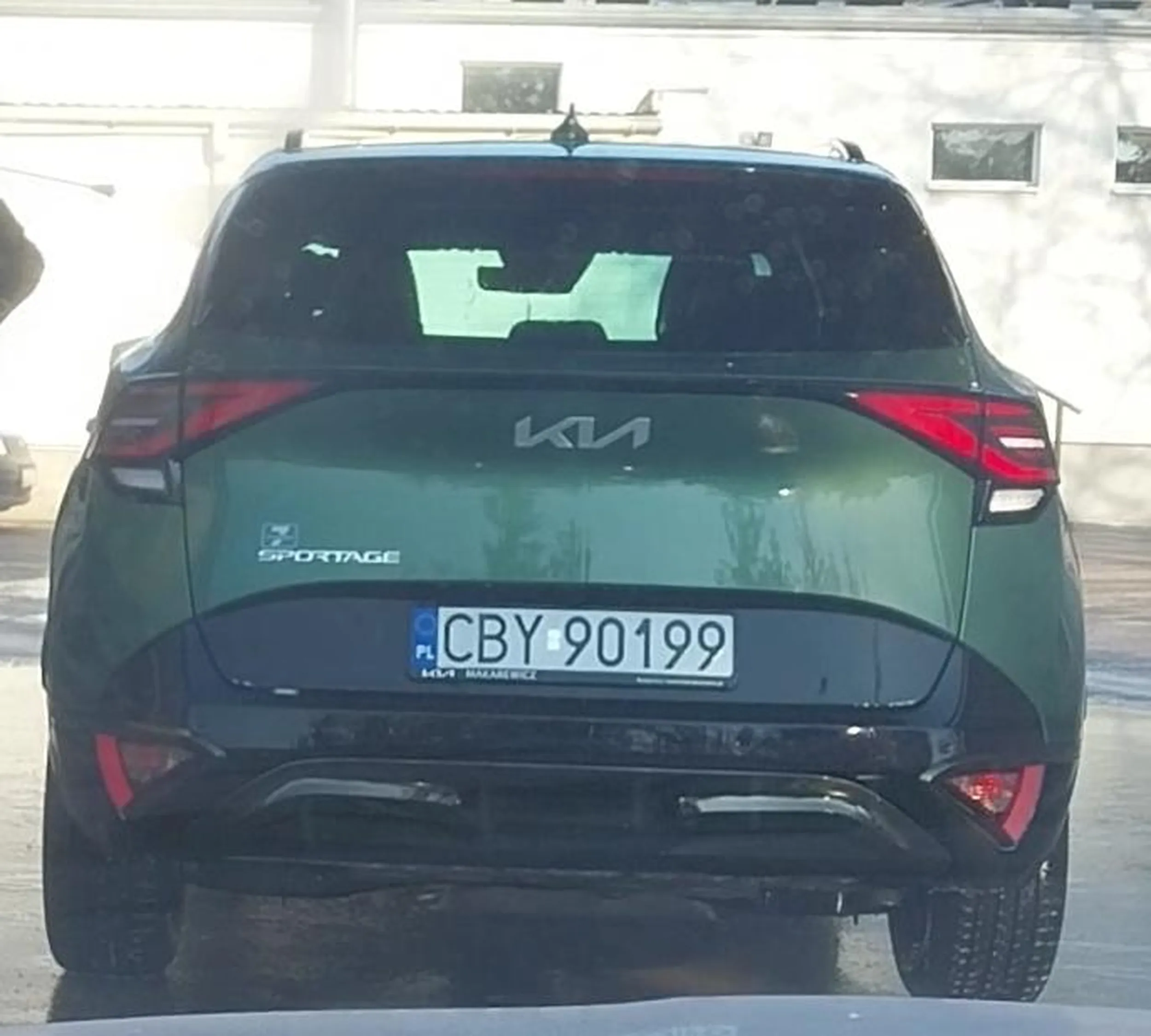 Cham i prostak.Arogancki.  kolejka go nie obowiązuje bo myje auto raz w roku Nowa Wieś Wieka powiat bydgoskie.