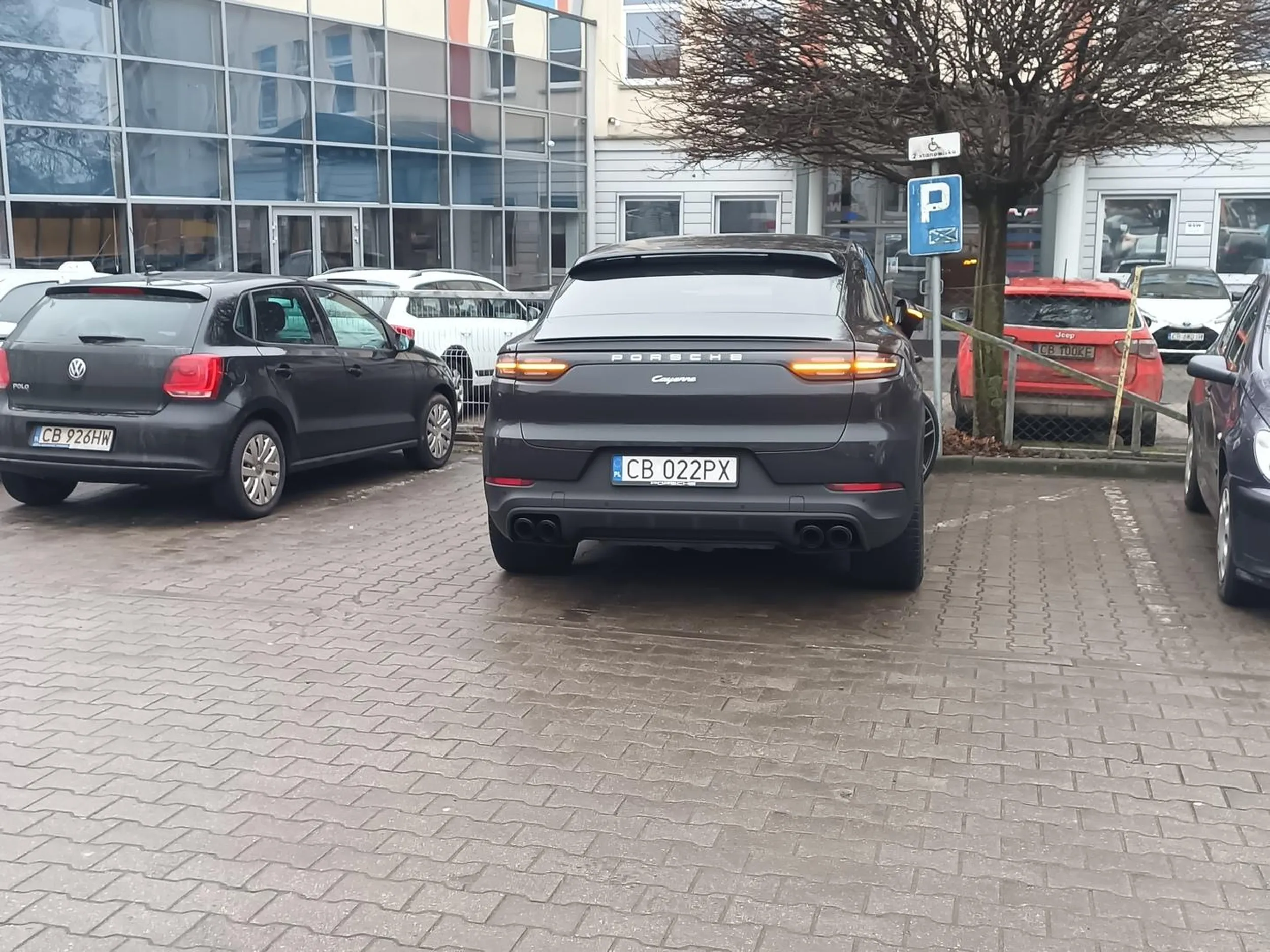 No zjeb, 2 miejsca na awaryjnych bez zaświadczenia o inwalidztwie