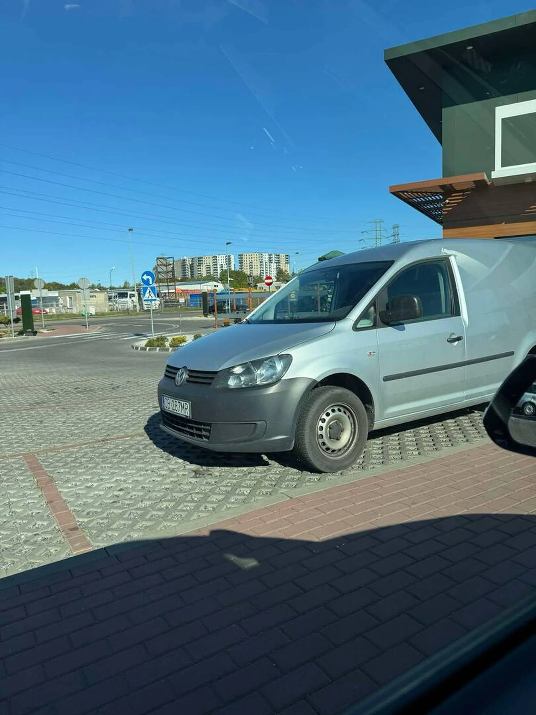 Super kierowca!!! Jechałyśmy chwilę za nim, potrafi się poruszać po mieście, idealnie zaparkowane 5/5