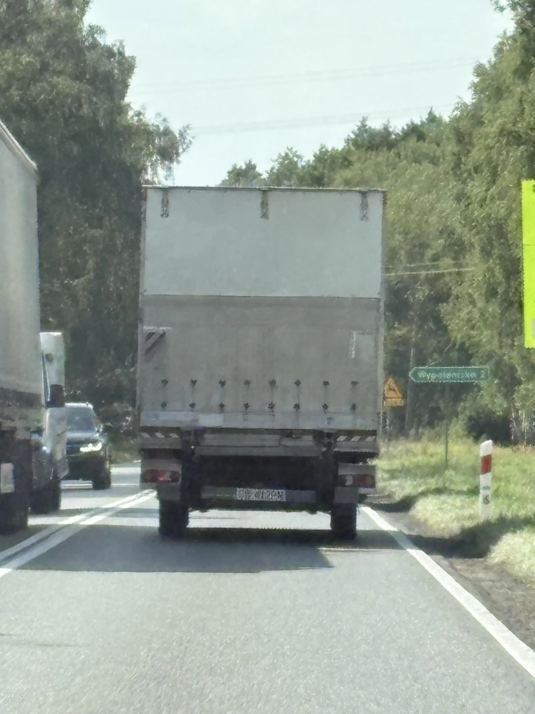 Panie kurierze DHL WIEM ŻE MYSI PAN DOWIEŹĆ PACZKI NA CZAS ALE WYPRZEDZANIE NA DK10 NA PASIE SKRĘTU DO SHELL STACJI TRAGEDIA