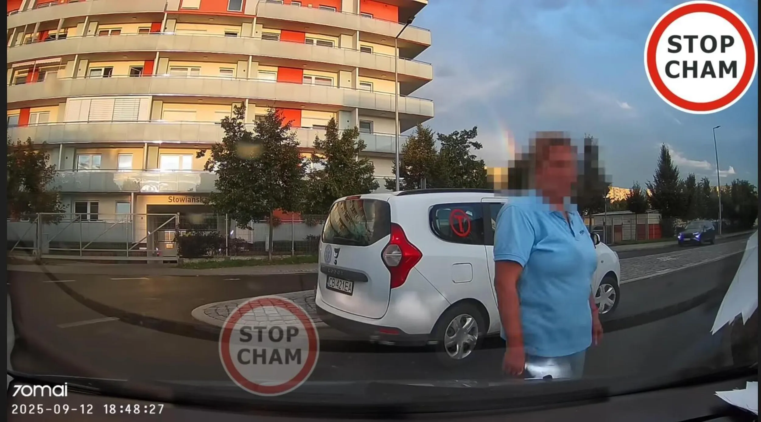 Agresywny babsztyl !!!