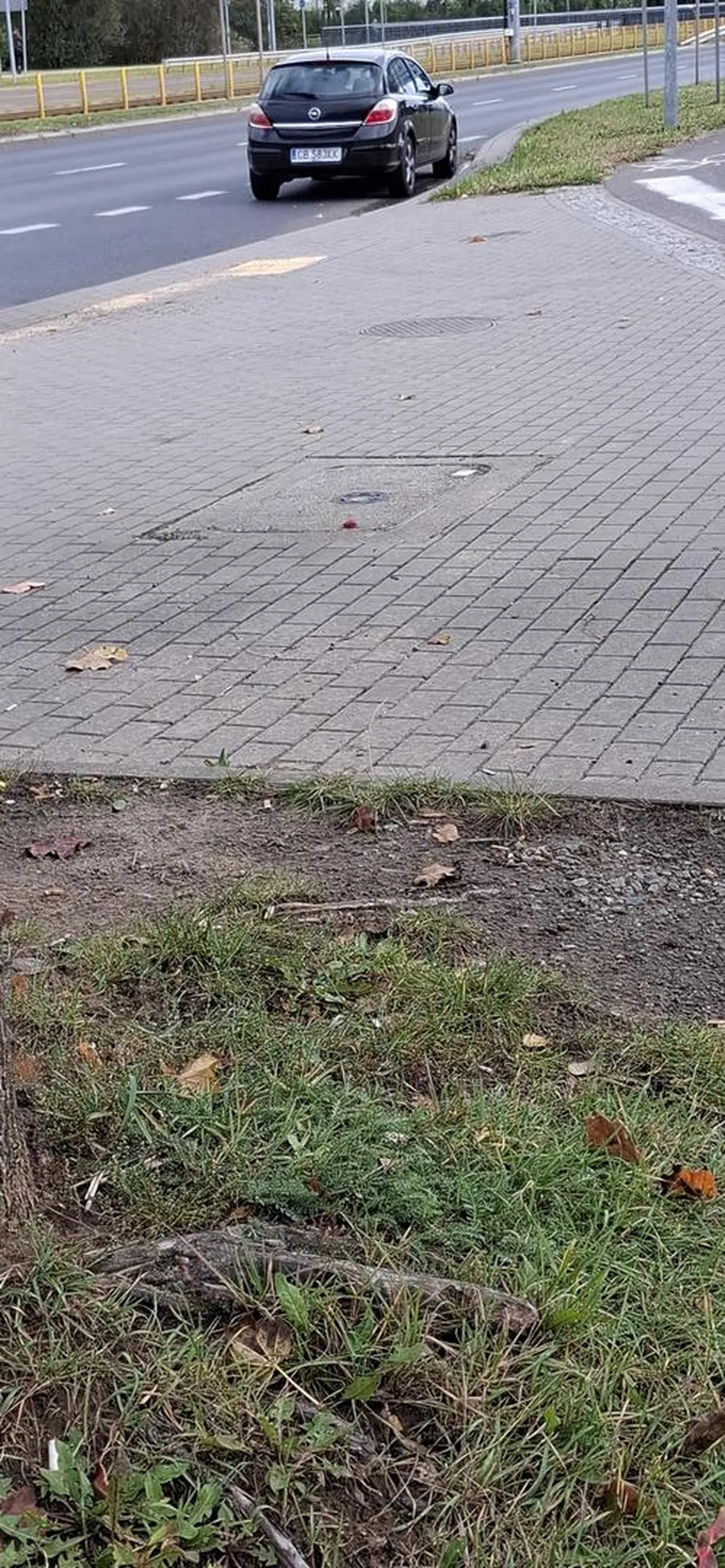 Pani z przystanku autobusowego wiecznie robi sobie parking przystanek Ujejskiego