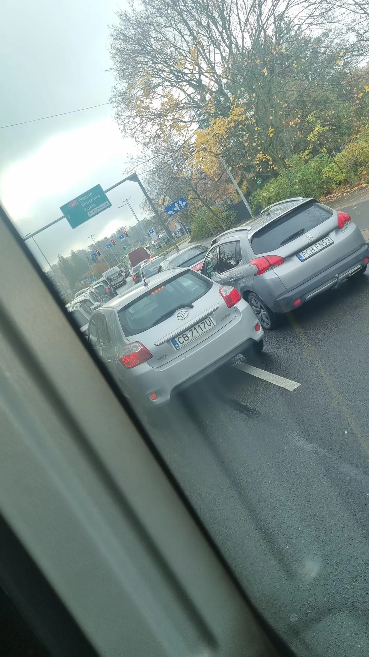 Lusterka wsteczne są po to żeby na nie patrzeć ;)