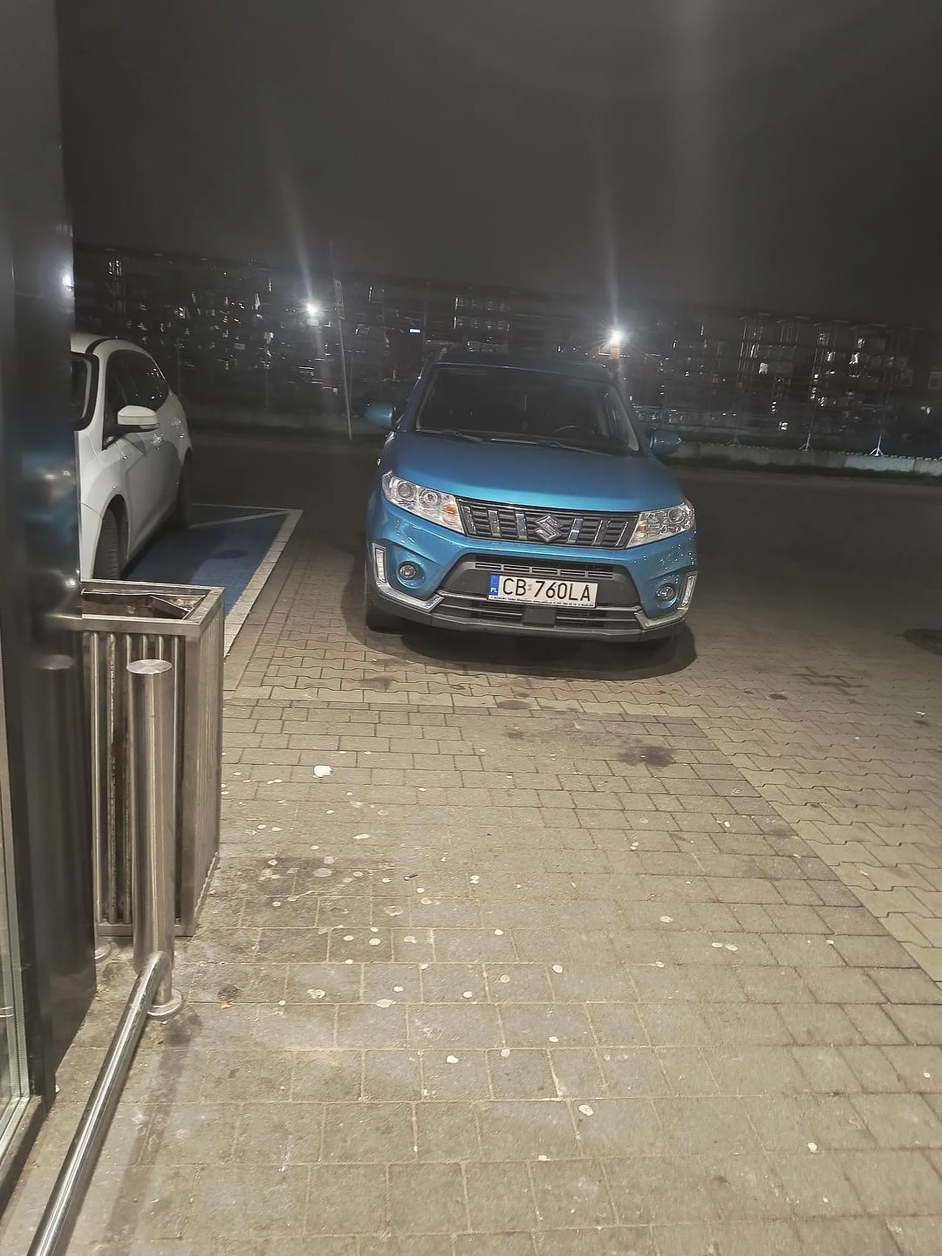 Trzeba było jeszcze pustaku do sklepu wjechac