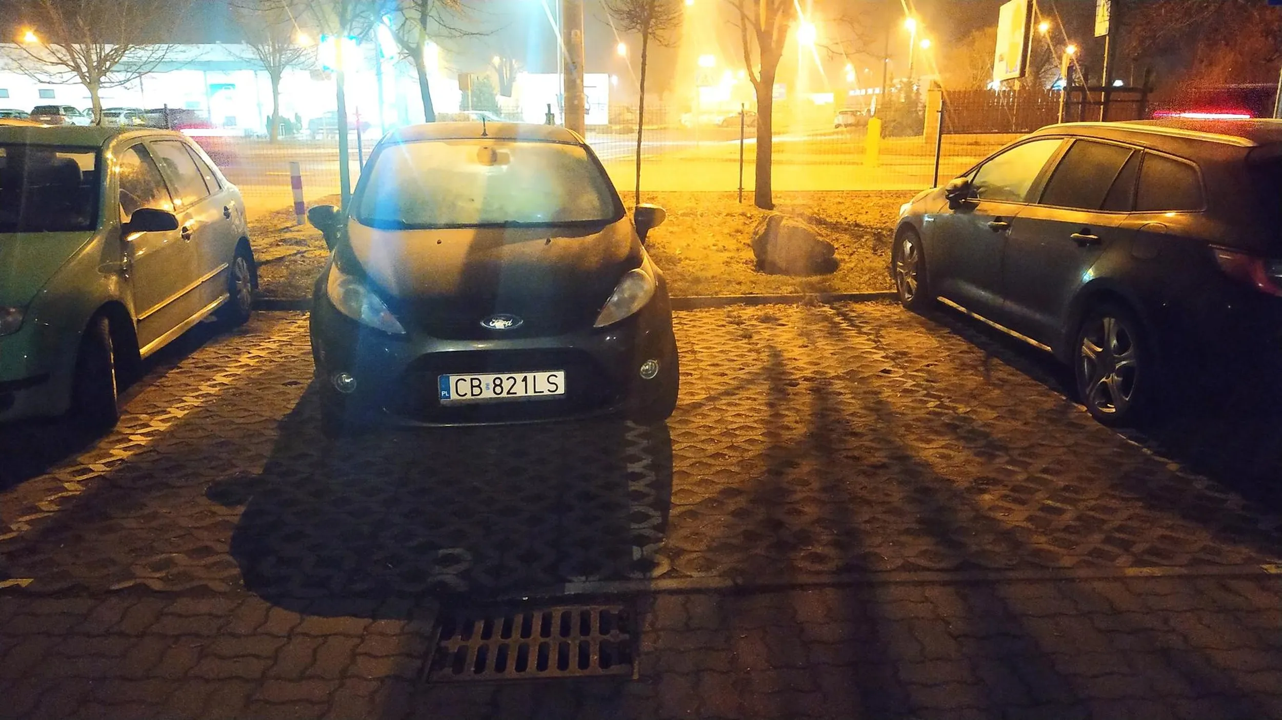 Naucz się cipko parkować tyłem albo wcale tego nie rób