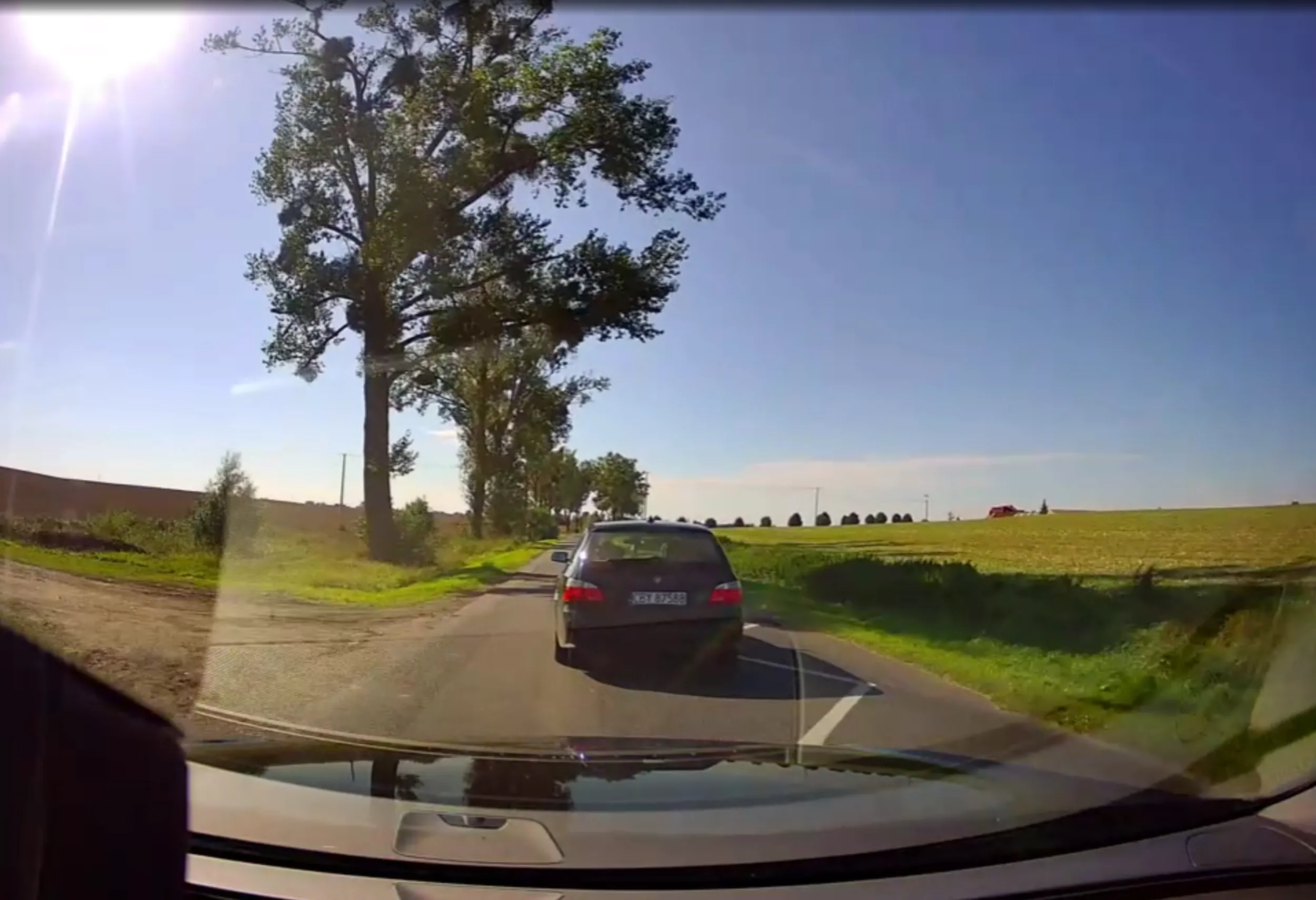 ,,BMW=Ameba" Chłopaczek się spłakał podczas wyprzedzenia.