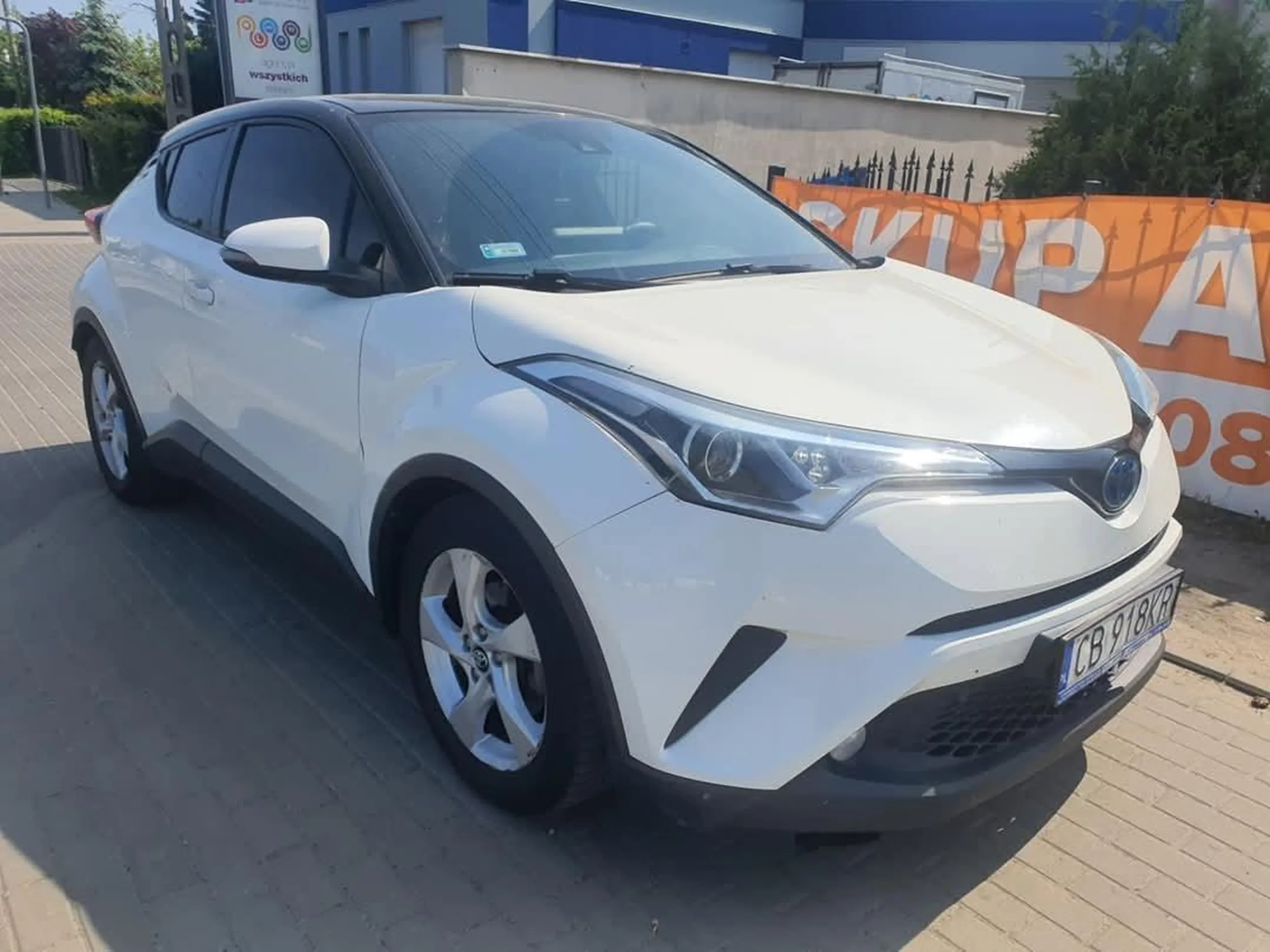 ⛔️ skradziono w nocy 10.01.2025 Wyżyny ze stacji paliw Circle K w nocy godzina 1:30, auto poruszało się Szpitalną w kierunku Glinki.., poszukiwana toyota CH R  !! ⛔️ nagroda!!