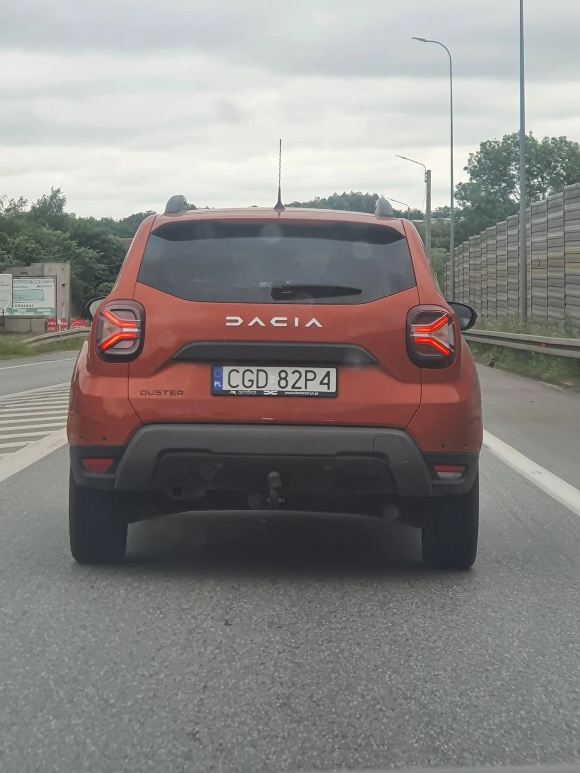 Pani powinna przypomnieć sobie zasady poruszania się w korku i jeździe na suwak!