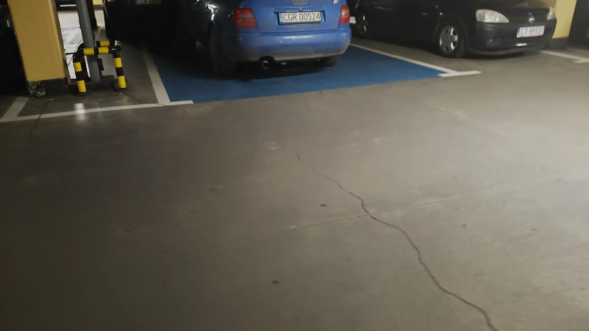 Parkowanie na miejscu dla niepełnosprawnych bez karty inwalidzkiej