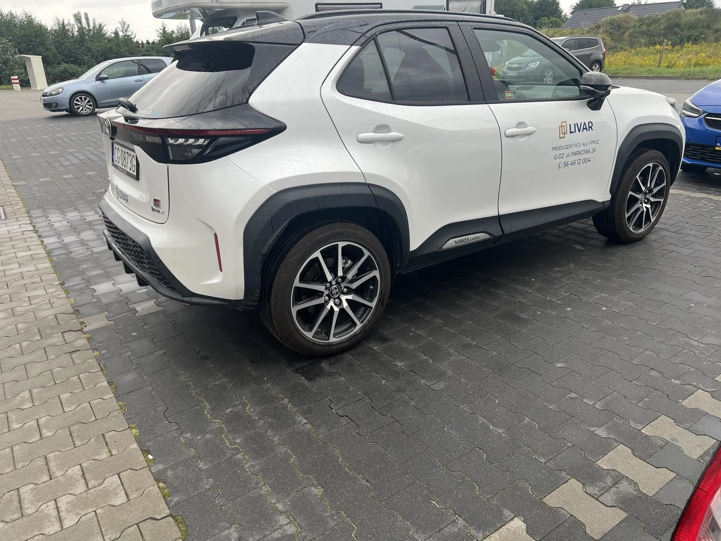 Król parkingu, ciężko zająć jedno miejsce.