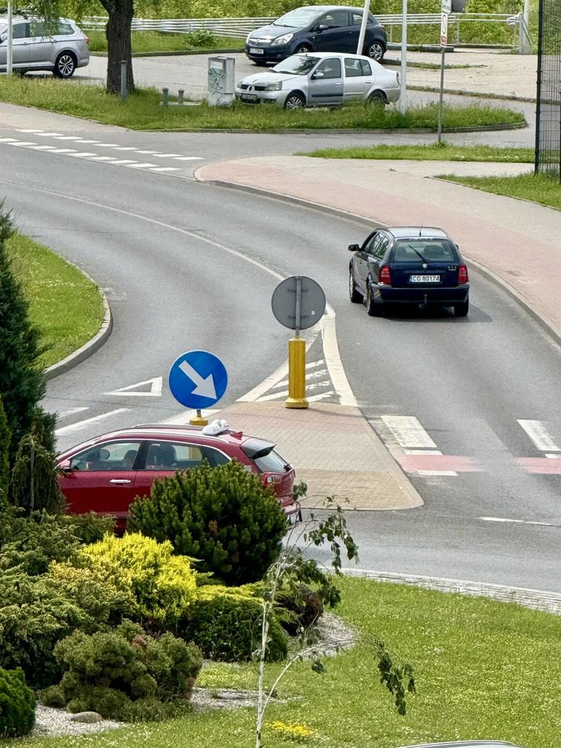 No i jedzie ku zachodzącemu słońcu. Szerokiej drogi. PS zajebiscie z ronda wyjechałeś