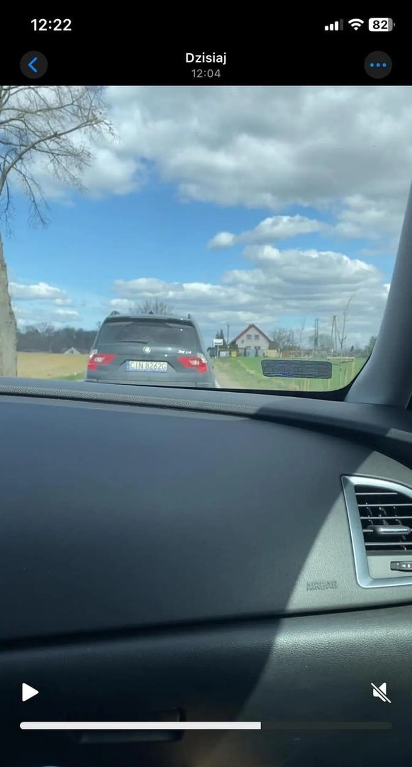 Kierowca bmw przy każdym próbie wyprzedzenia przyspieszał ponadto specjalnie hamował, żeby w niego stuknąć